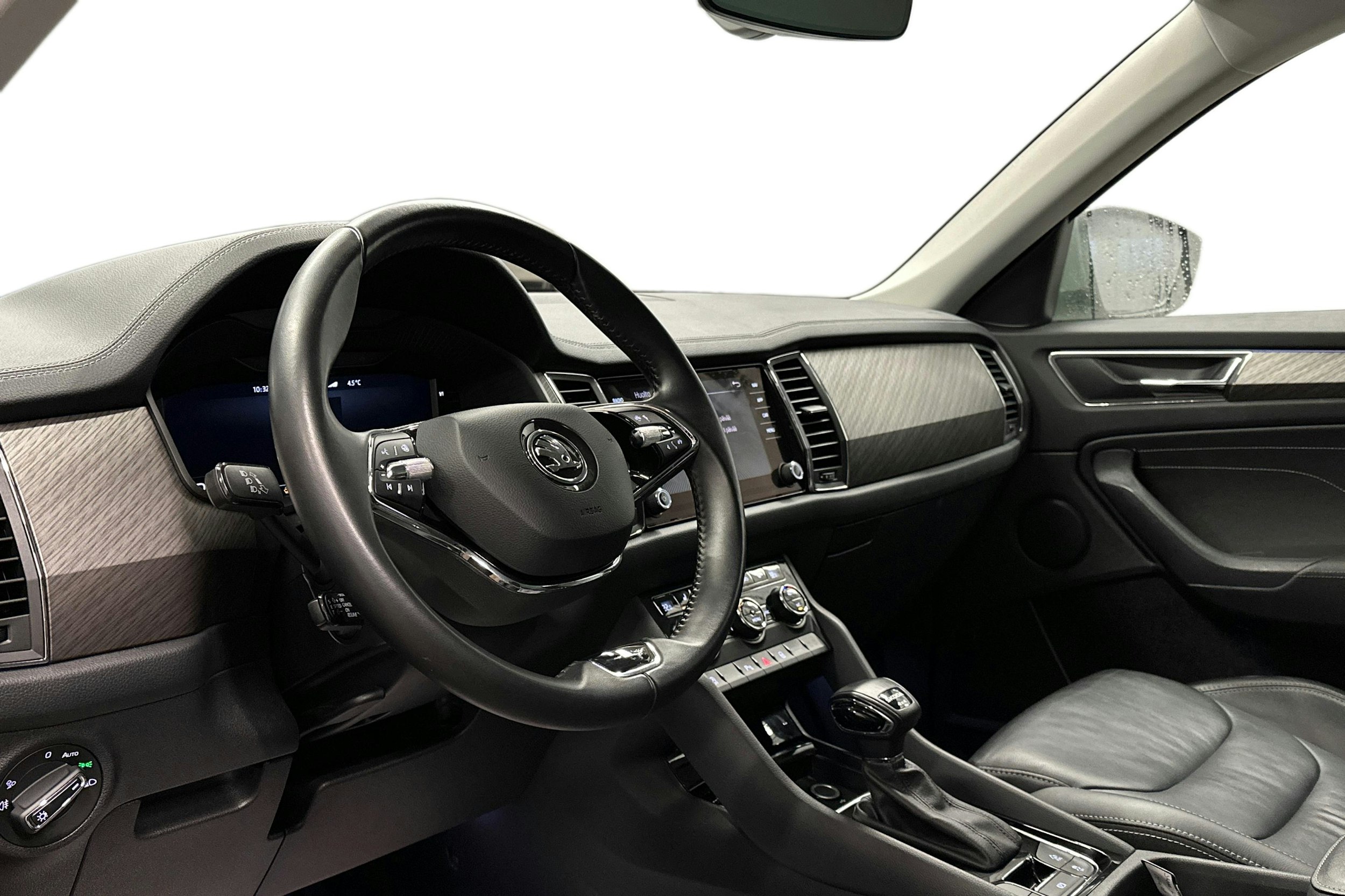 harmaa Skoda Kodiaq 2022 kuva 3.