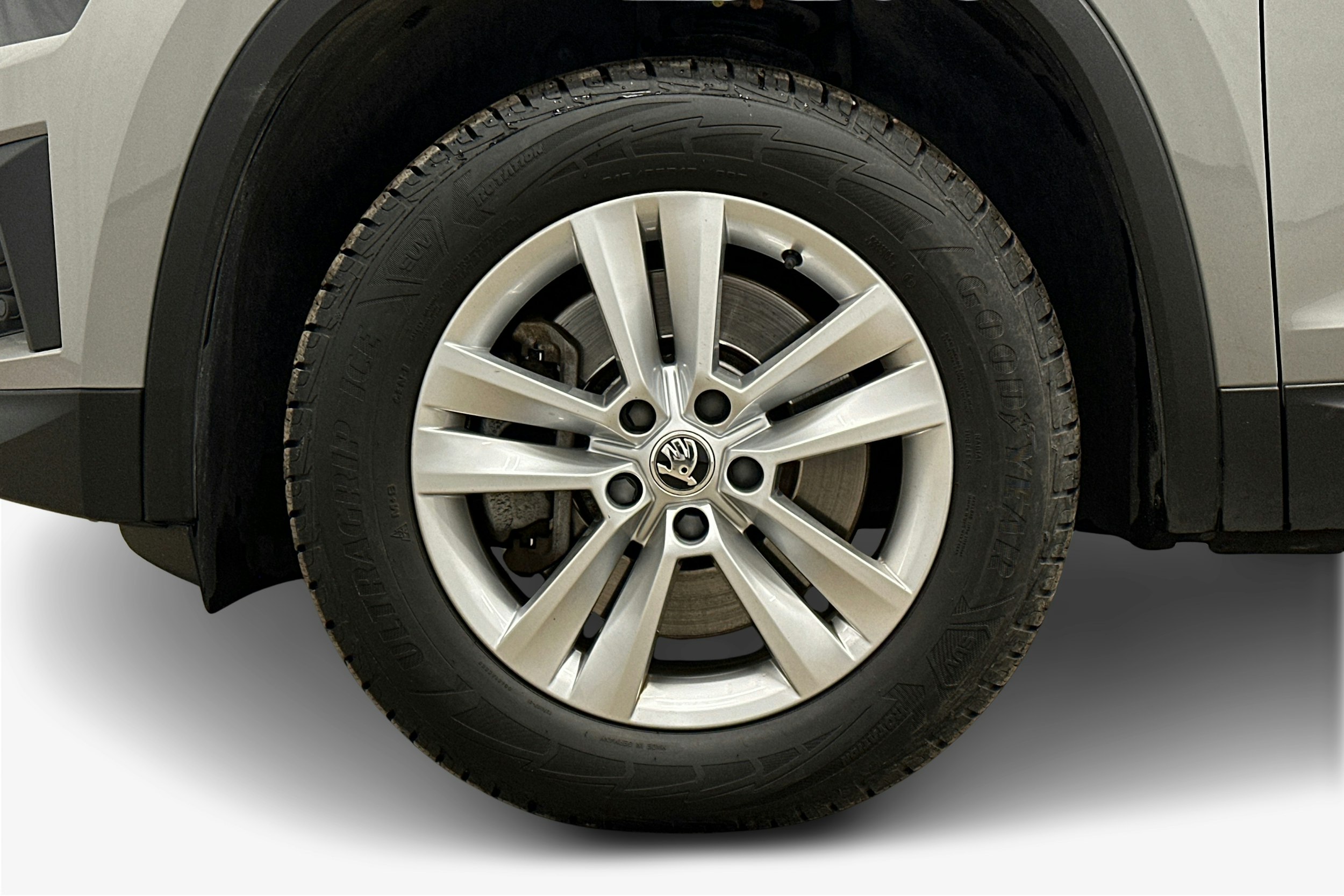 harmaa Skoda Kodiaq 2022 kuva 11.