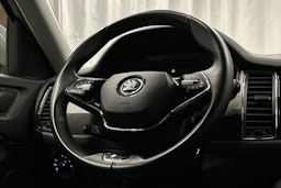 harmaa Skoda Kodiaq 2022 kuva 19.