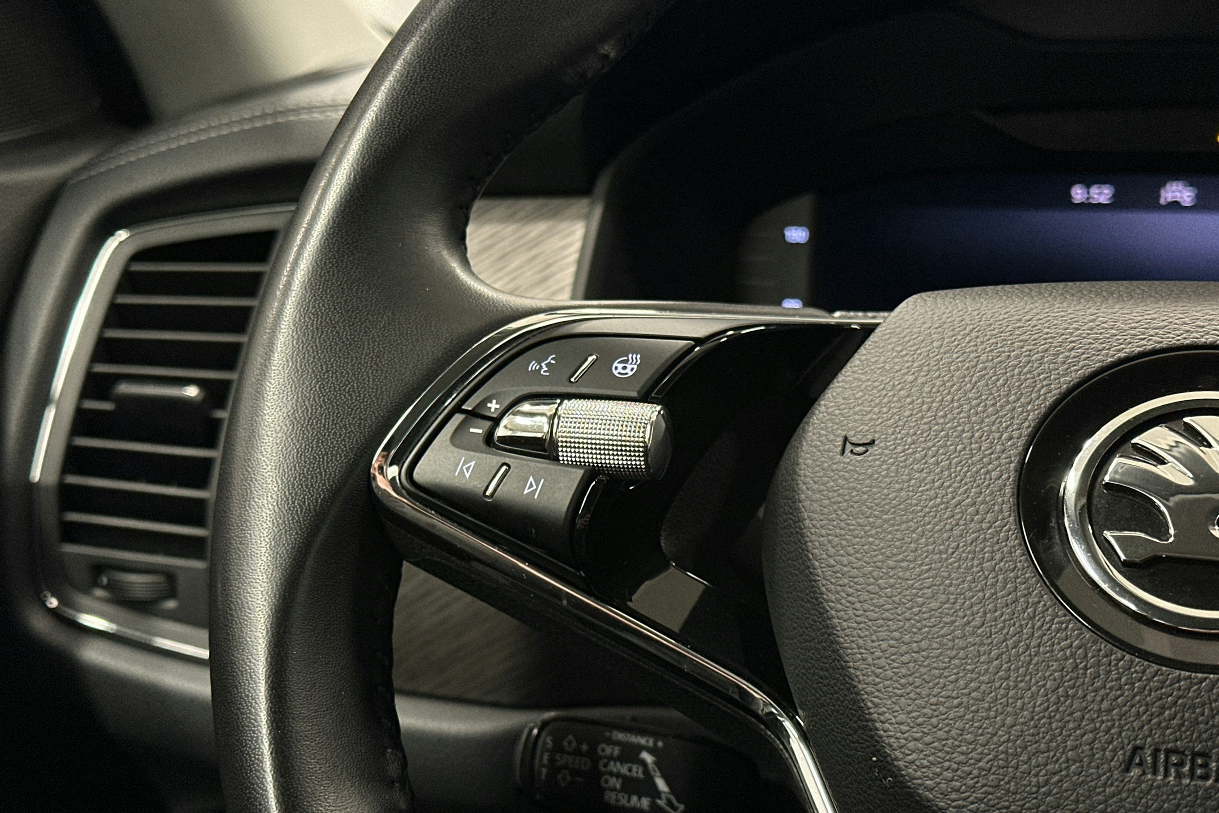 harmaa Skoda Kodiaq 2022 kuva 20.