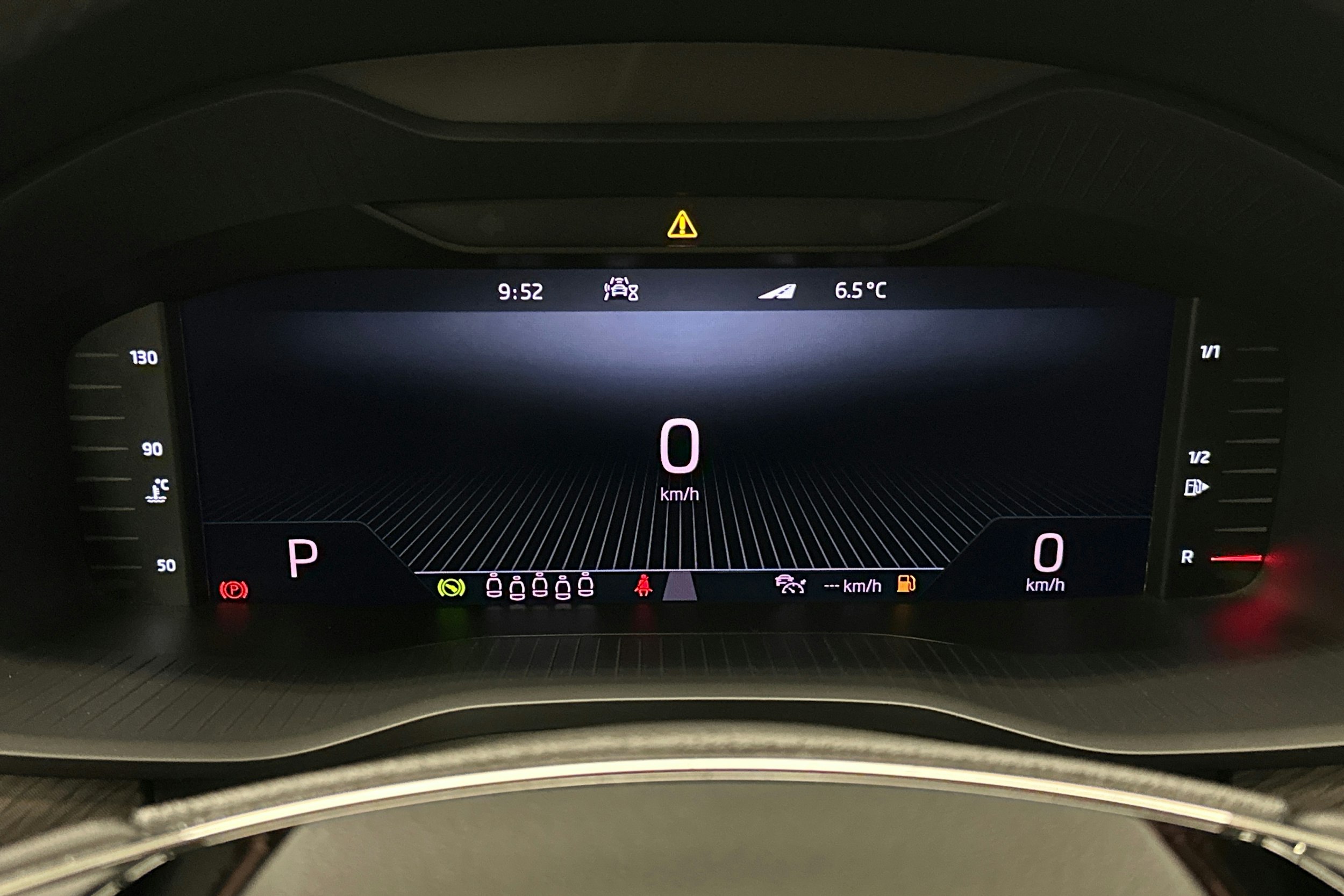 harmaa Skoda Kodiaq 2022 kuva 22.