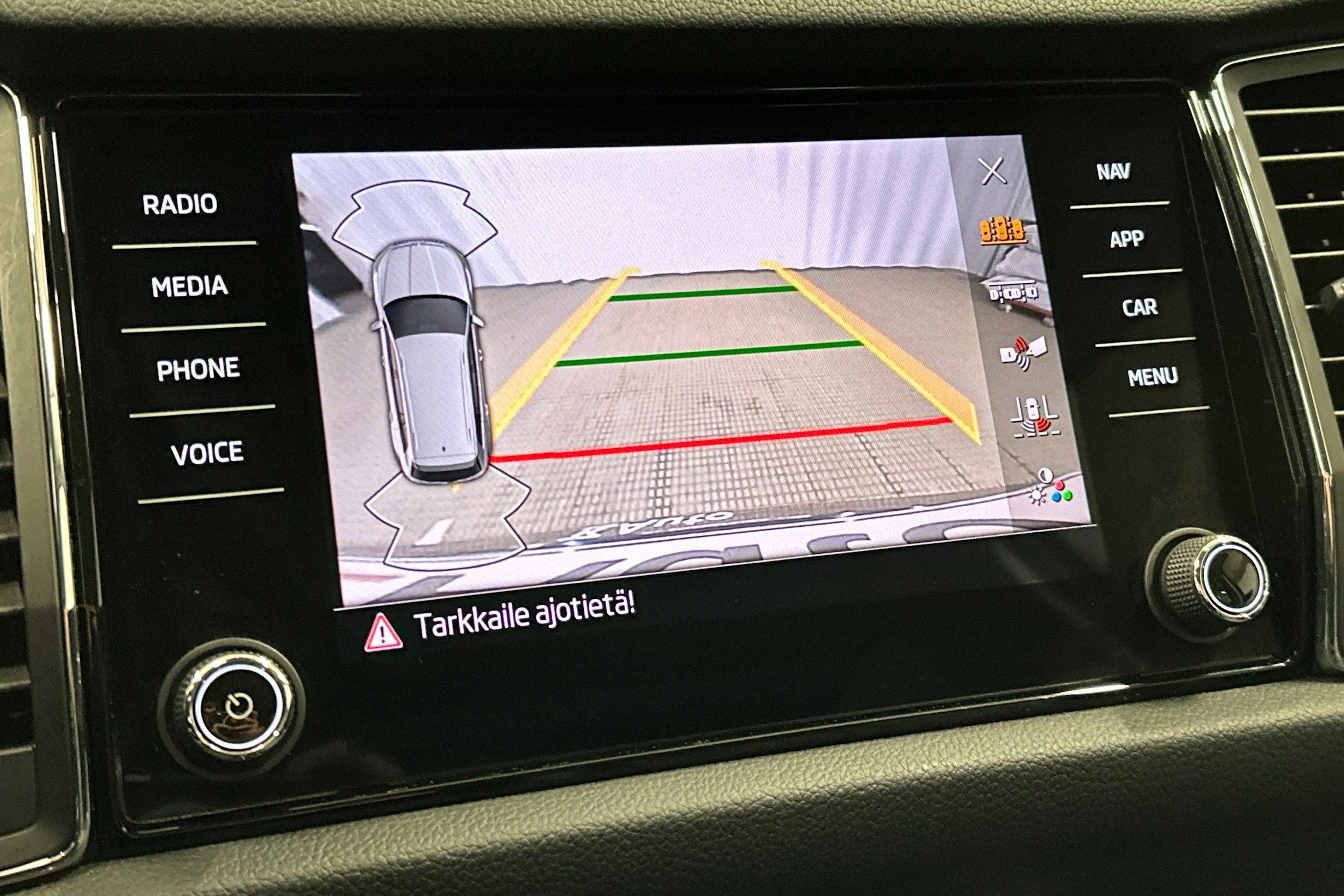 harmaa Skoda Kodiaq 2022 kuva 26.