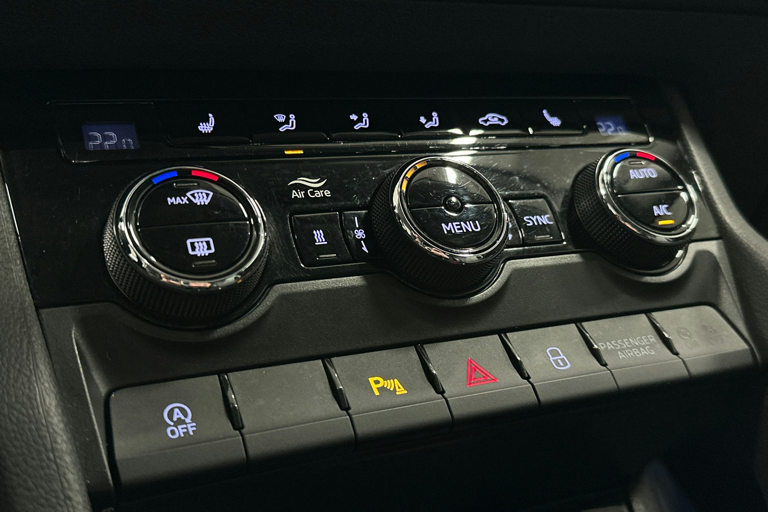 harmaa Skoda Kodiaq 2022 kuva 27.