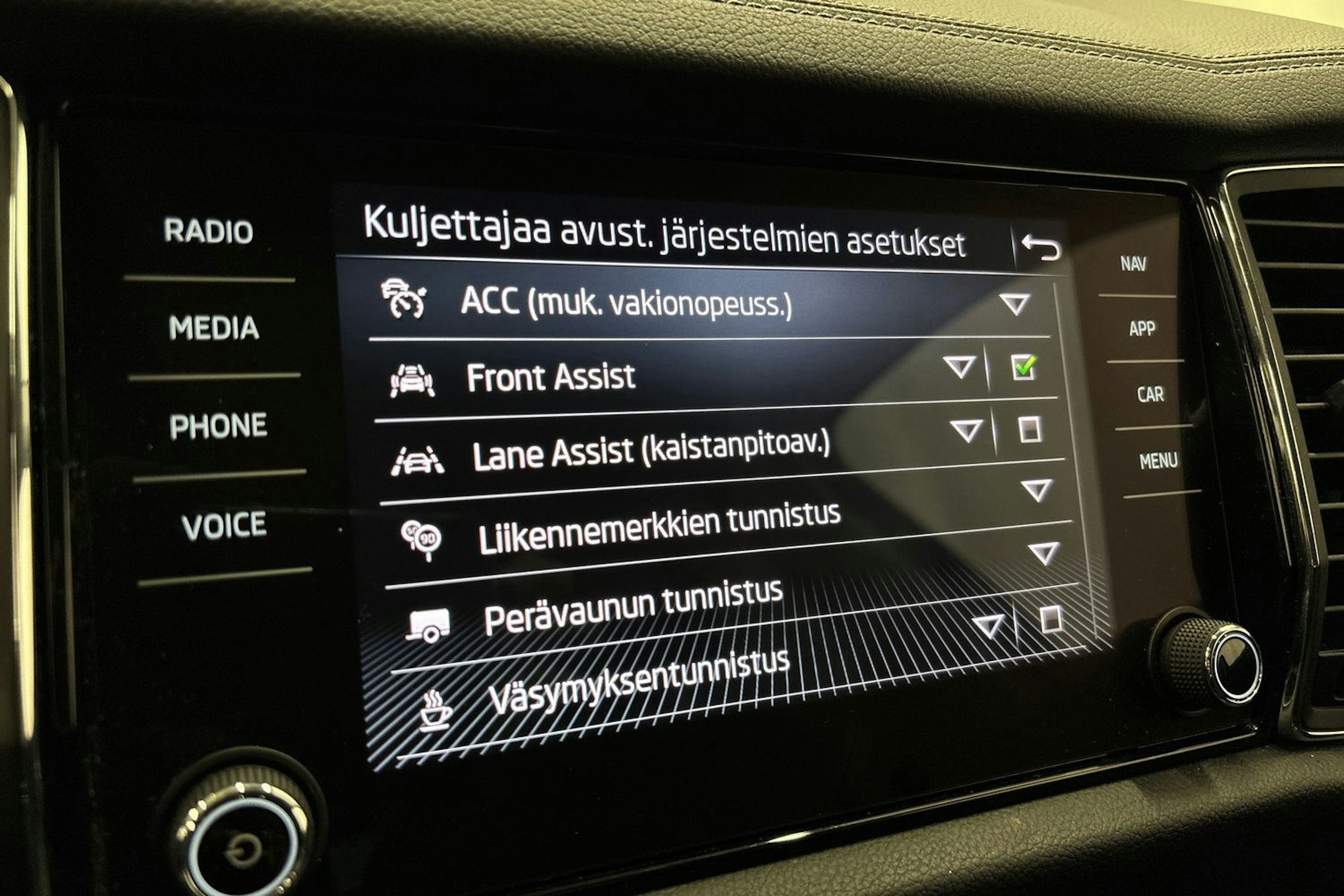 musta Skoda Kodiaq 2022 kuva 27.