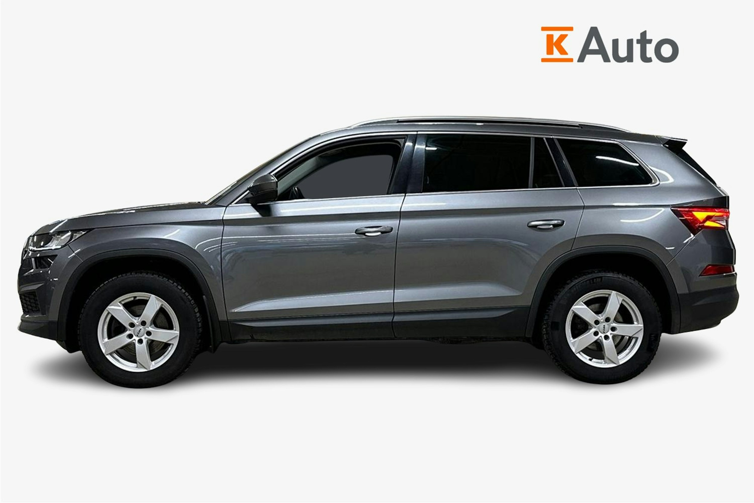 harmaa Skoda Kodiaq 2022 kuva 6.