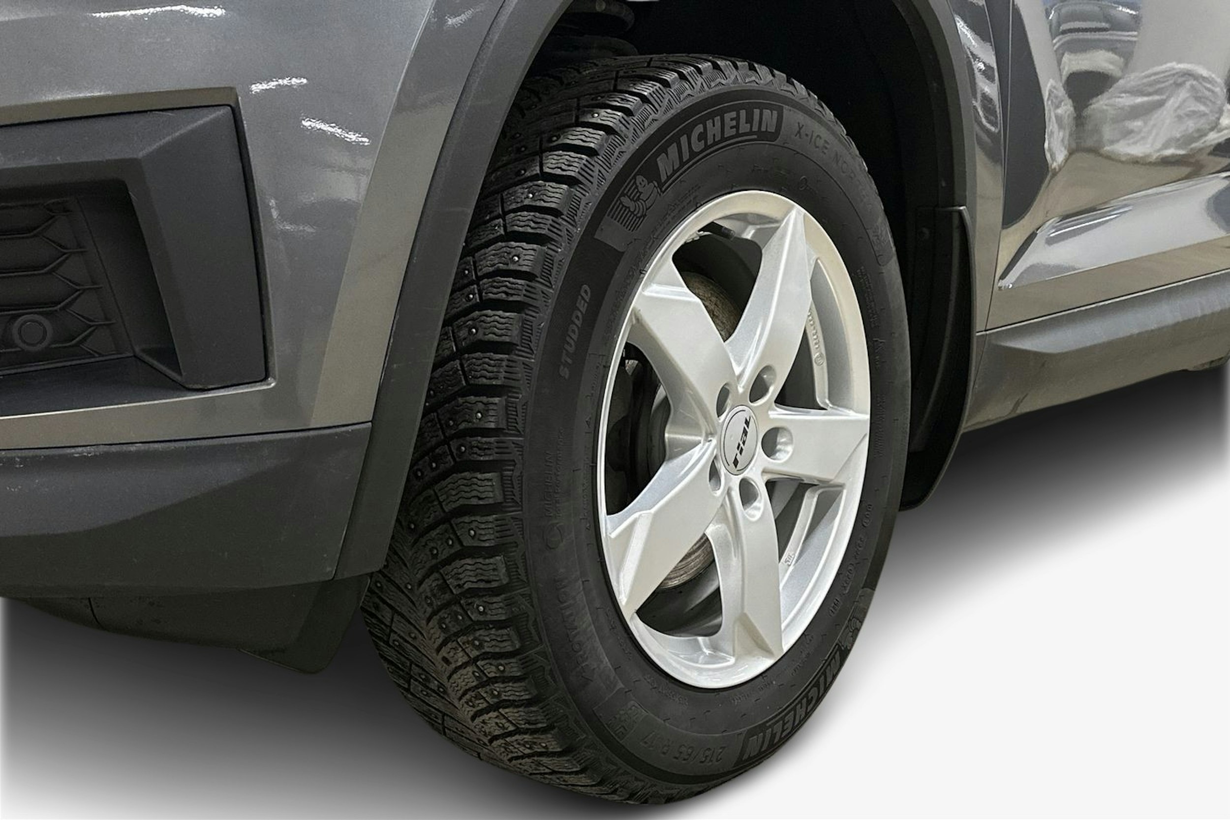 harmaa Skoda Kodiaq 2022 kuva 11.