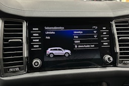 harmaa Skoda Kodiaq 2022 kuva 16.