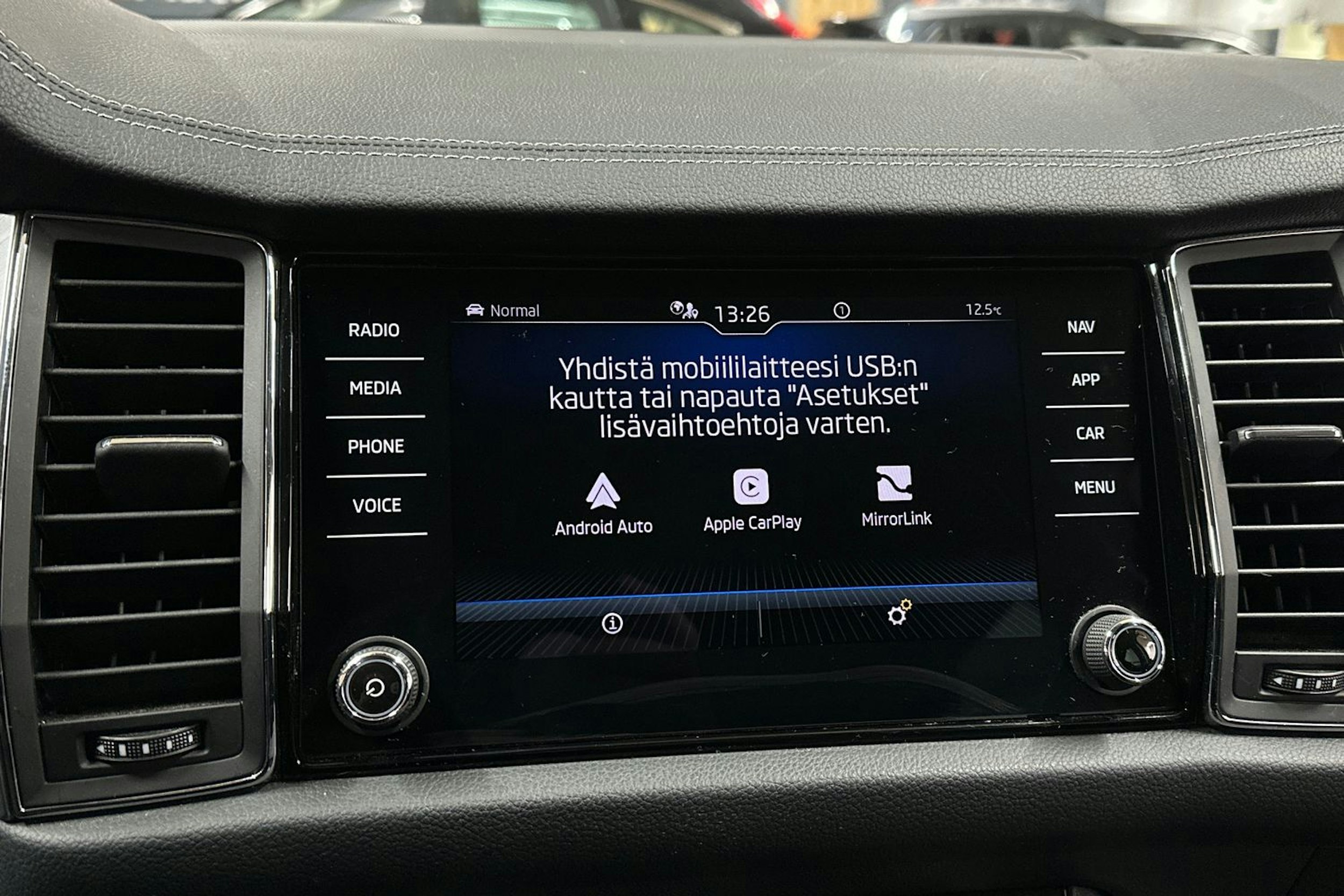 harmaa Skoda Kodiaq 2022 kuva 17.