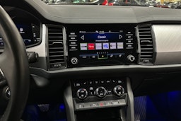 harmaa Skoda Kodiaq 2022 kuva 18.