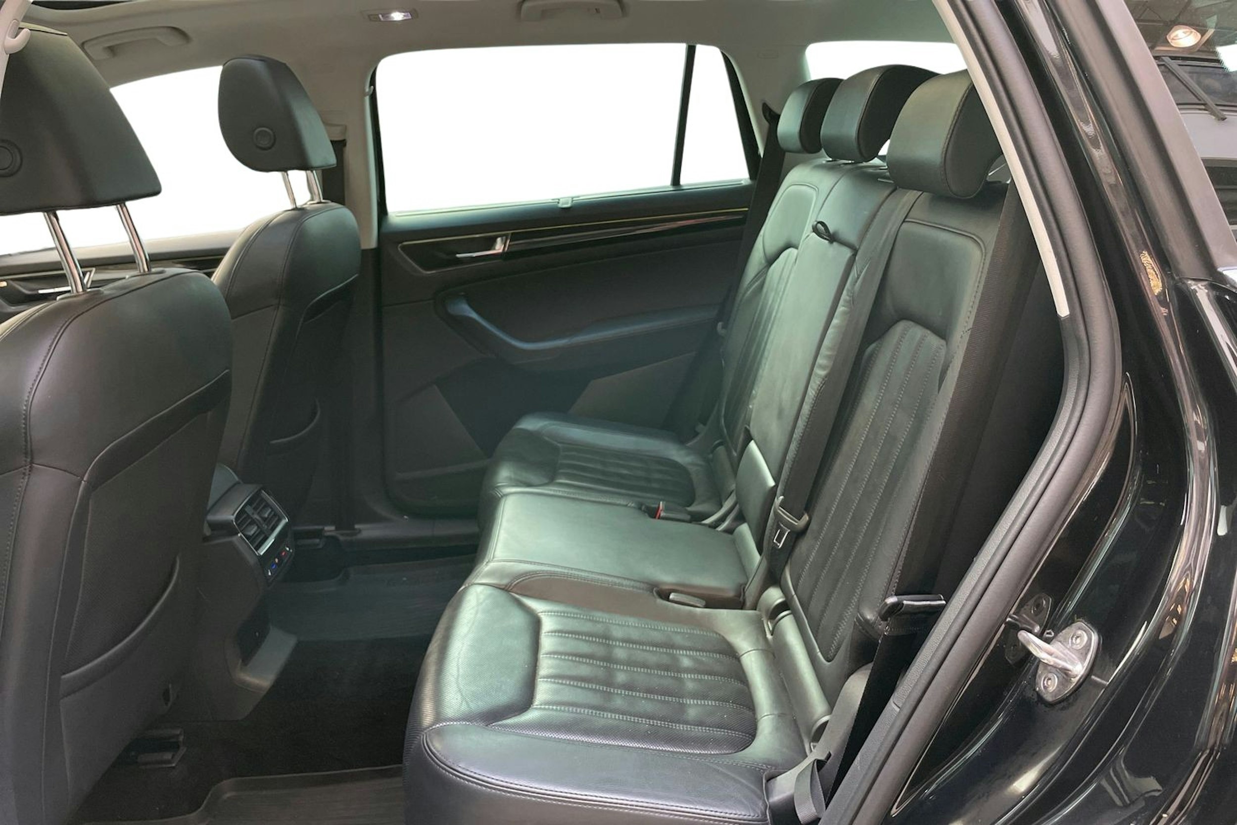 musta Skoda Kodiaq 2022 kuva 10.