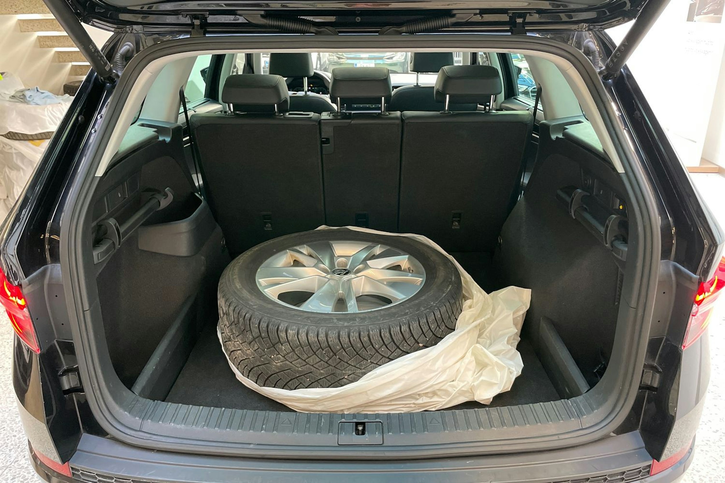 musta Skoda Kodiaq 2022 kuva 36.