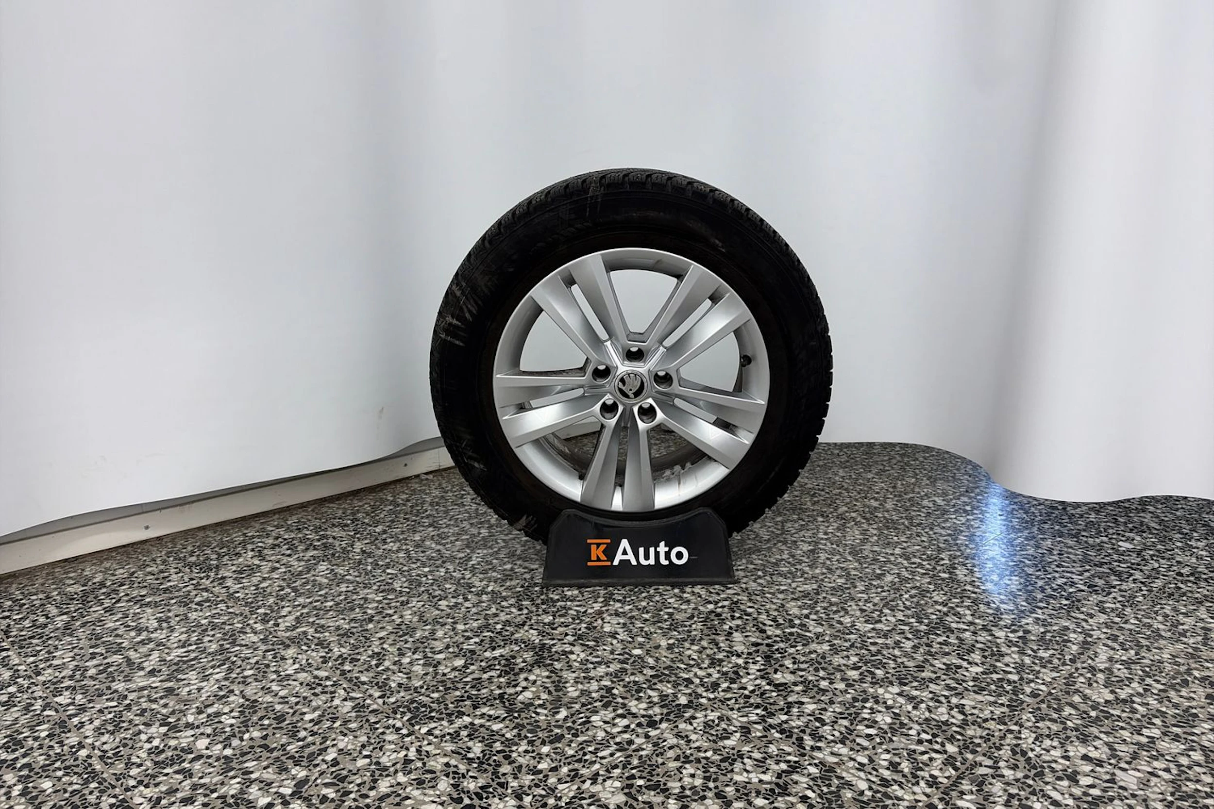 harmaa Skoda Kodiaq 2022 kuva 13.