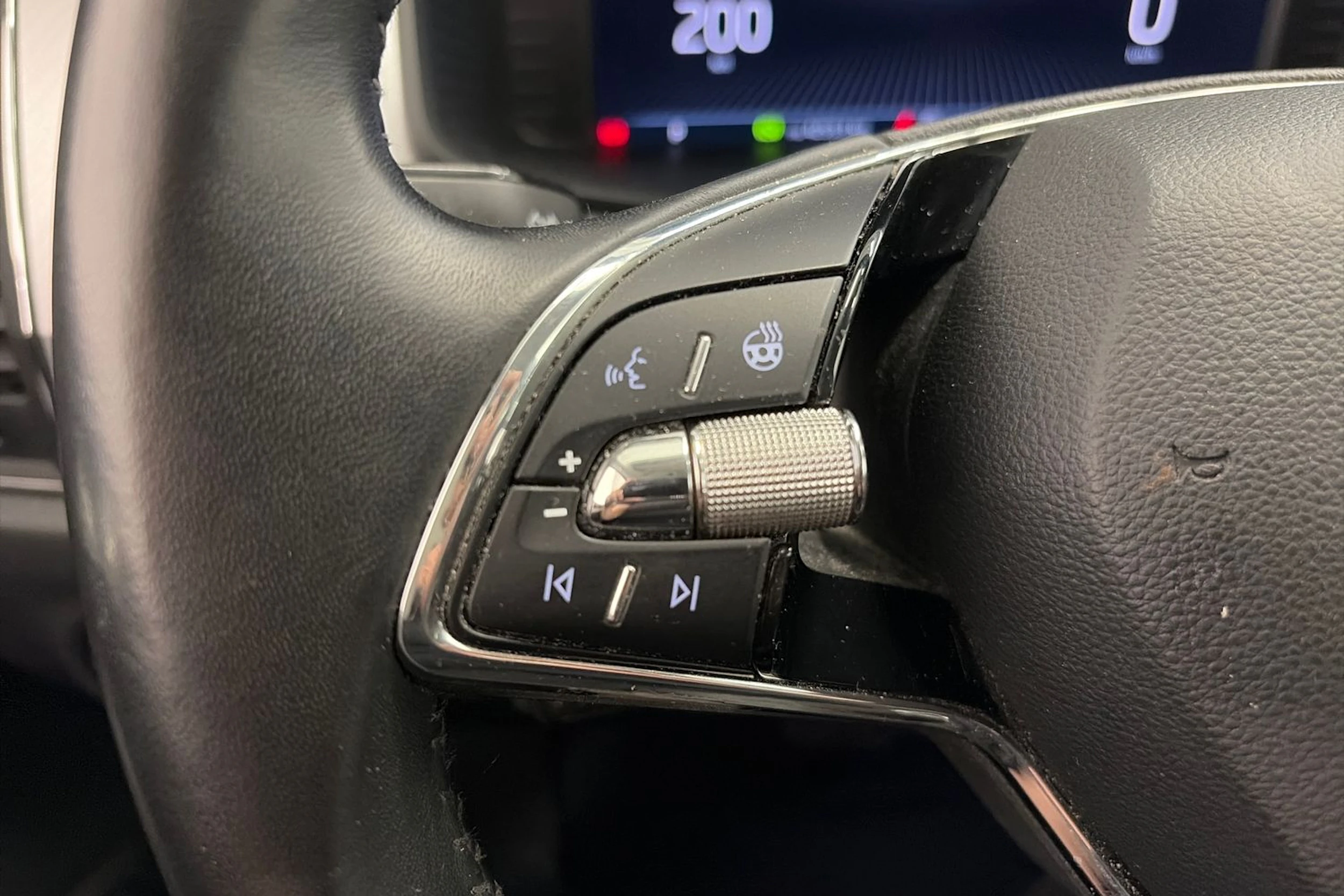 harmaa Skoda Kodiaq 2022 kuva 19.