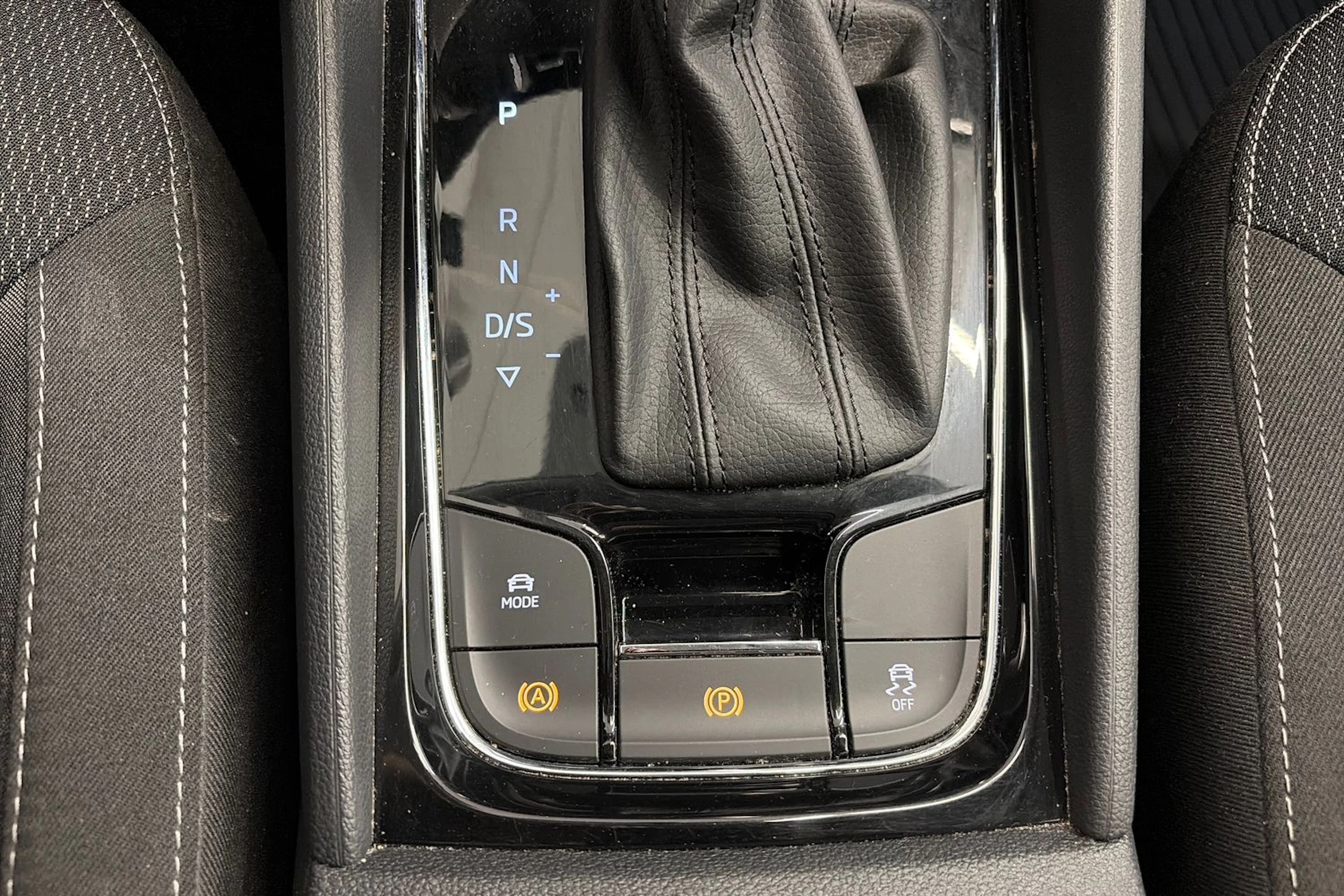 harmaa Skoda Kodiaq 2022 kuva 29.