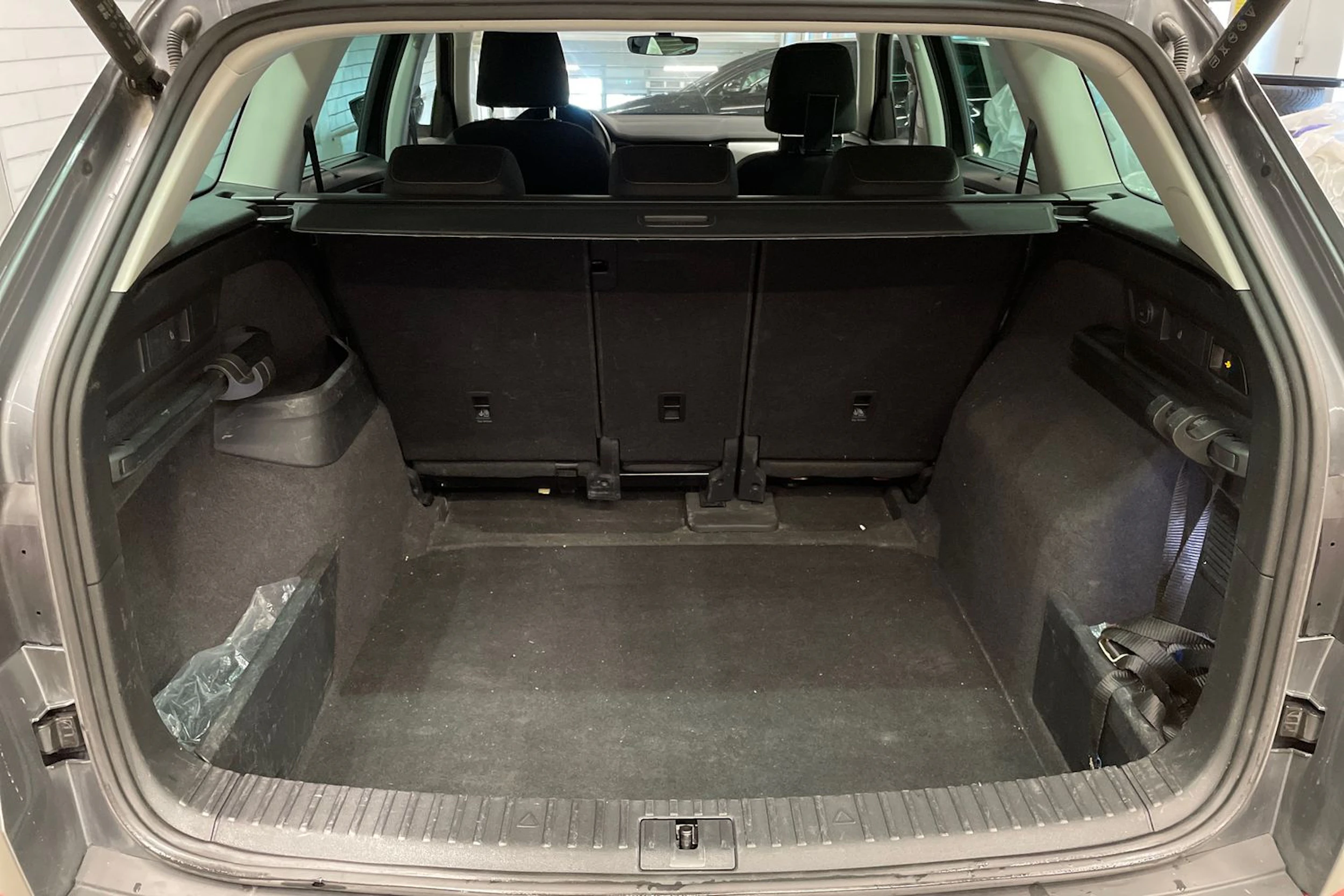 harmaa Skoda Kodiaq 2022 kuva 12.
