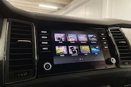 harmaa Skoda Kodiaq 2022 kuva 15.