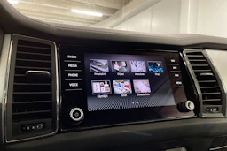 harmaa Skoda Kodiaq 2022 kuva 16.
