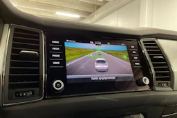 harmaa Skoda Kodiaq 2022 kuva 18.