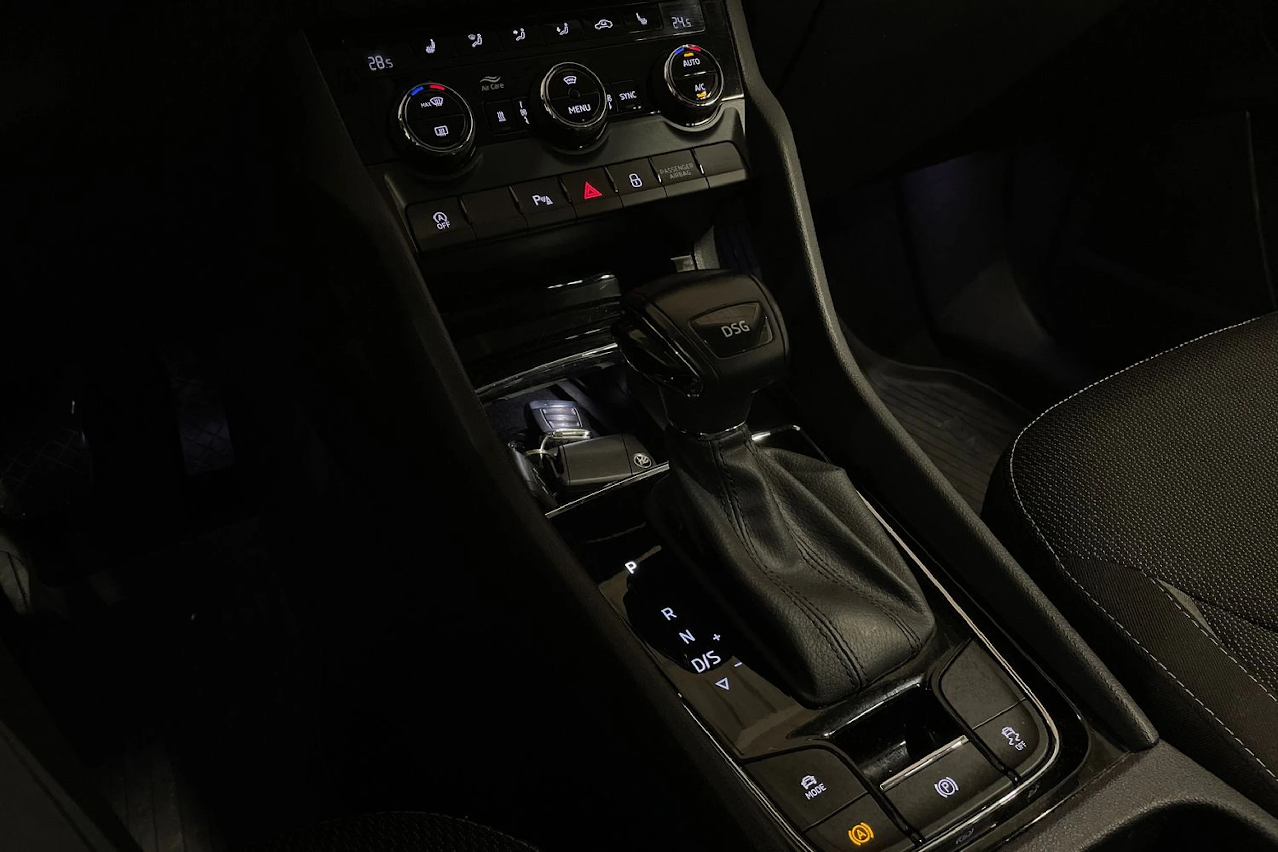 harmaa Skoda Kodiaq 2022 kuva 19.