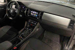 harmaa Skoda Kodiaq 2022 kuva 26.