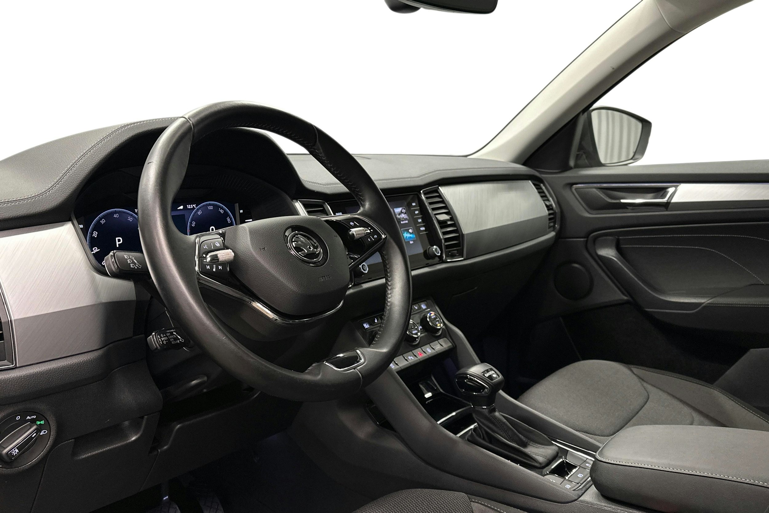 harmaa Skoda Kodiaq 2022 kuva 7.