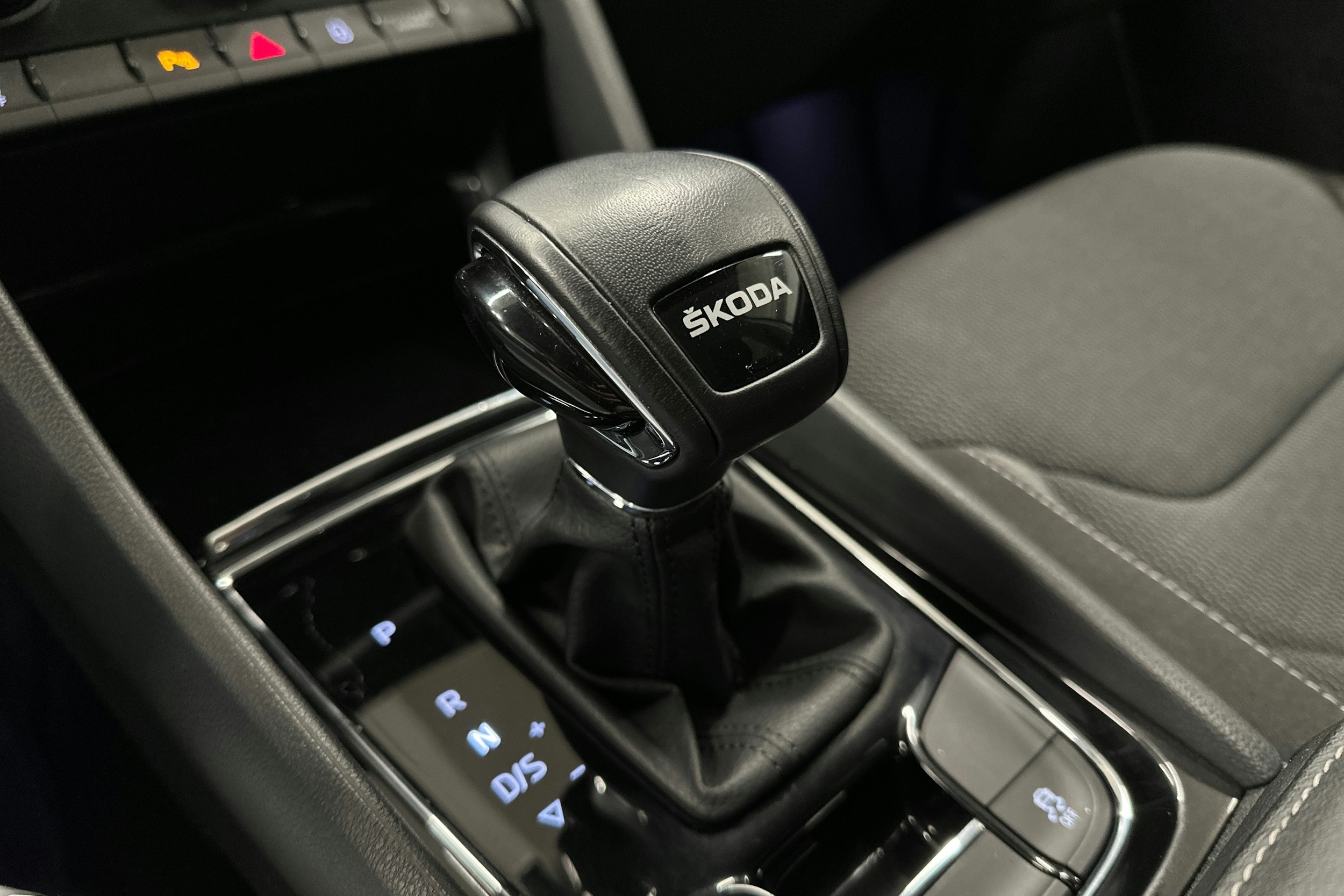 harmaa Skoda Kodiaq 2022 kuva 29.