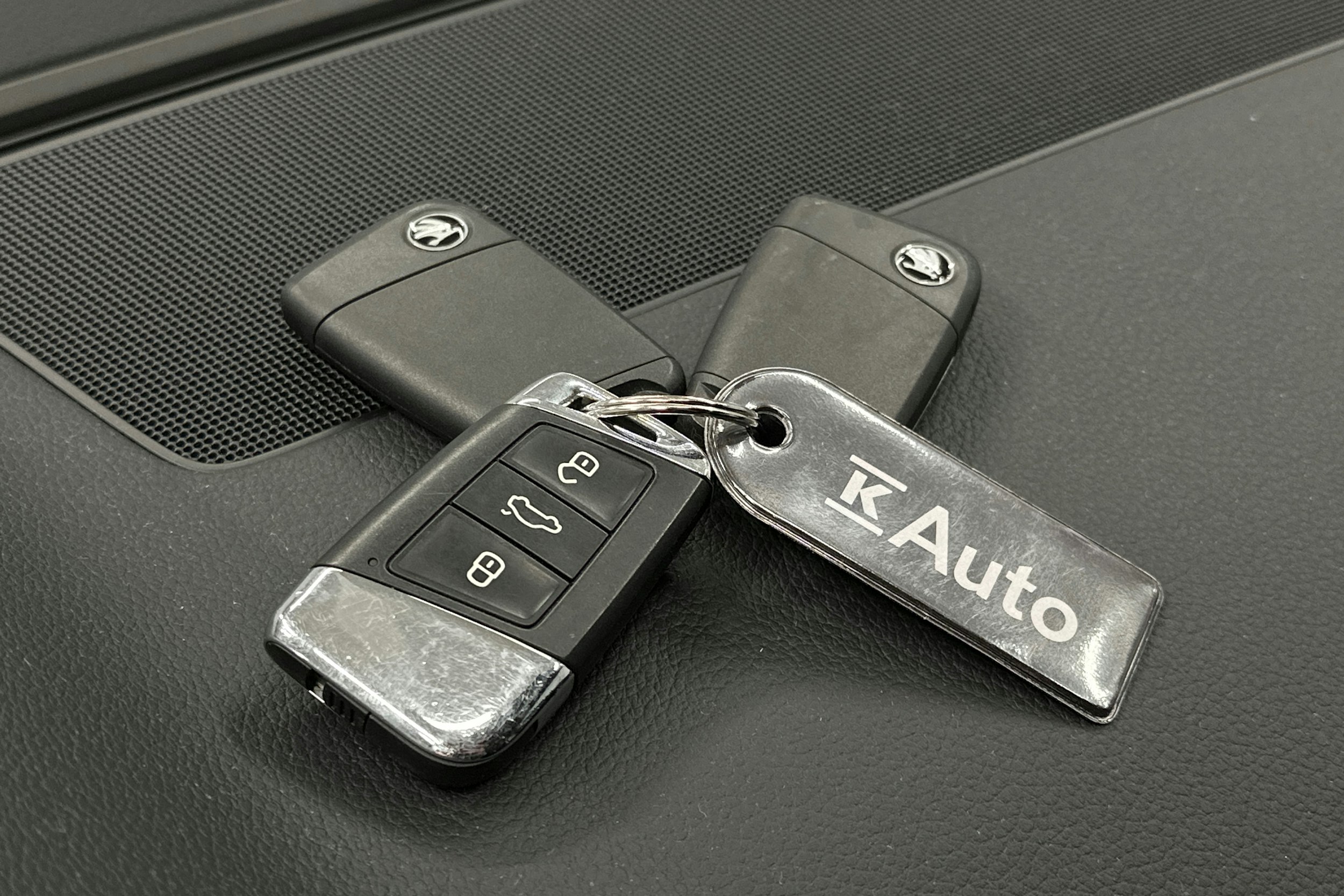 harmaa Skoda Kodiaq 2022 kuva 30.