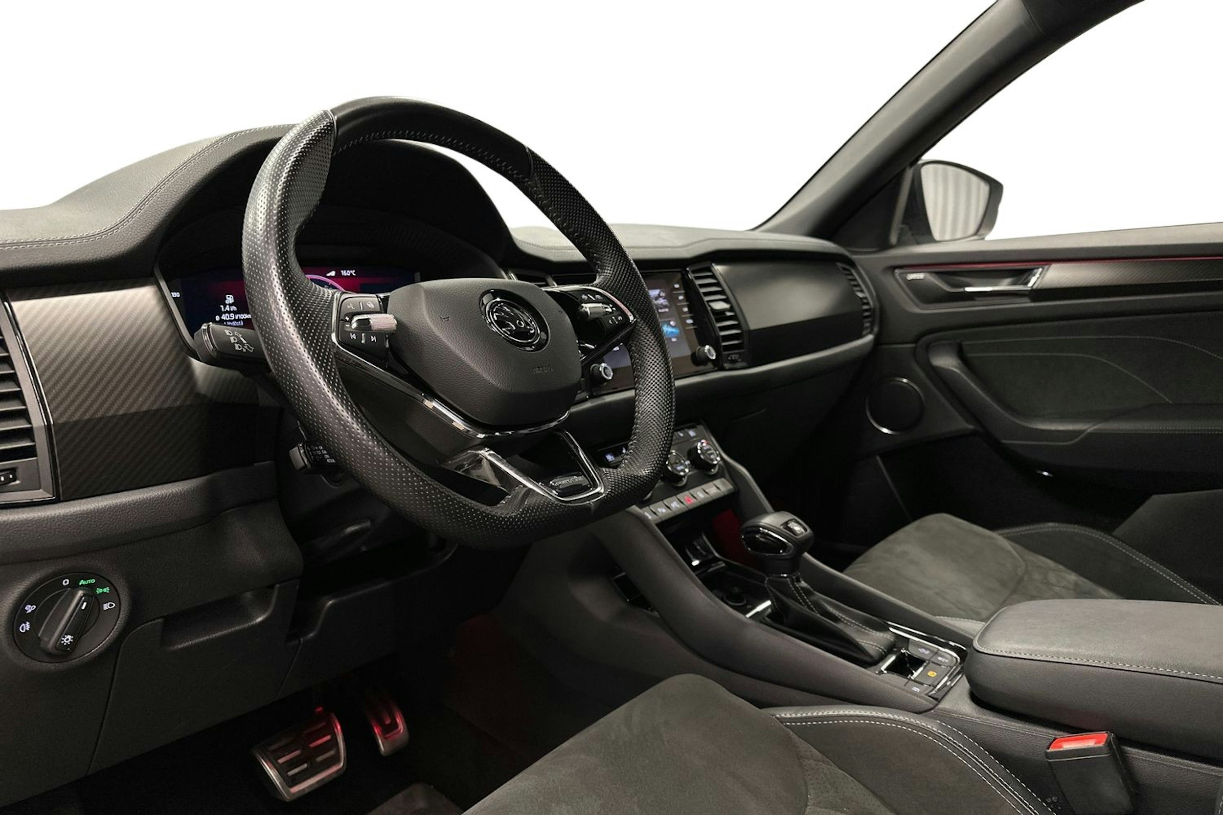 valkoinen Skoda Kodiaq 2022 kuva 6.