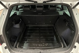 valkoinen Skoda Kodiaq 2022 kuva 11.