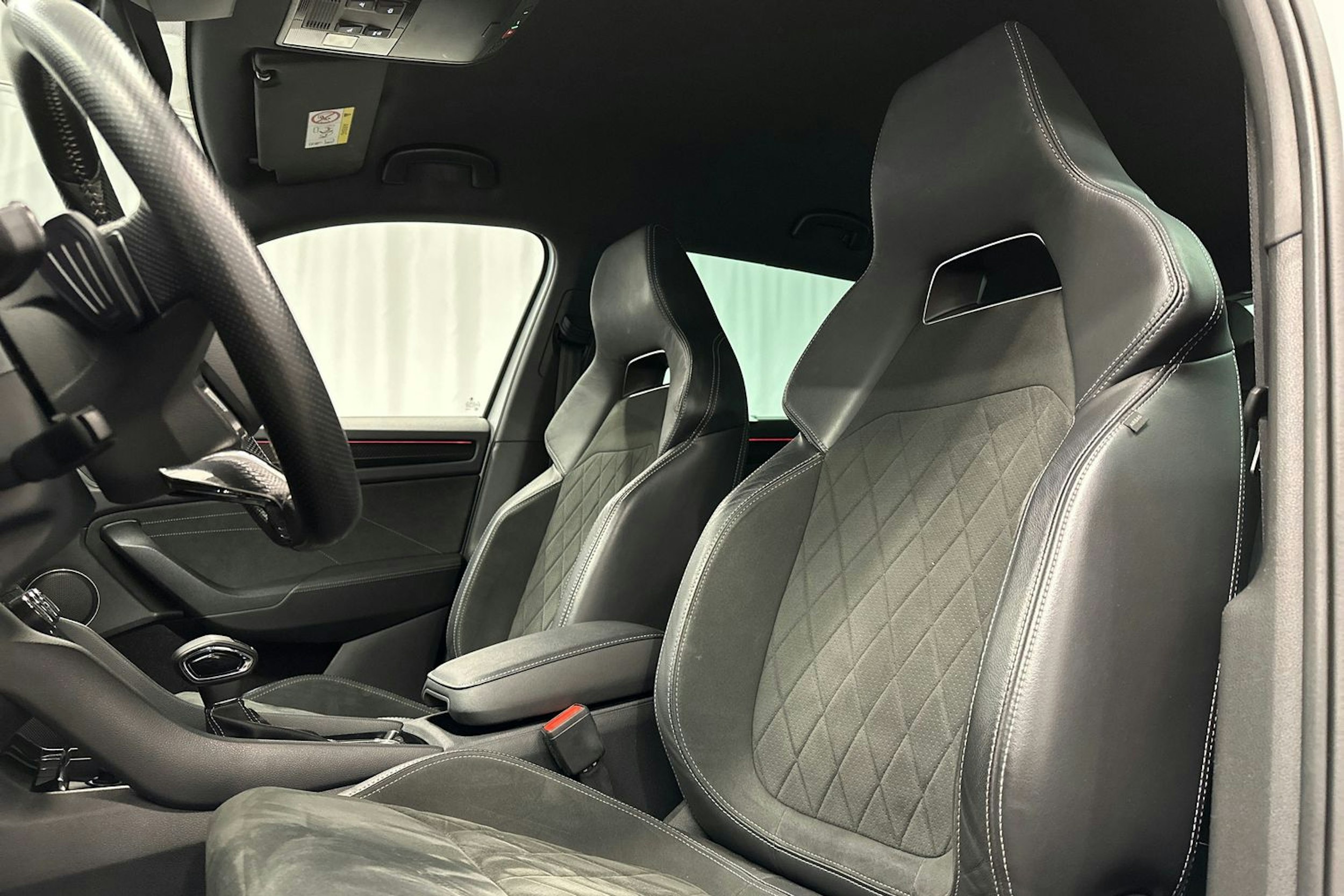 valkoinen Skoda Kodiaq 2022 kuva 17.