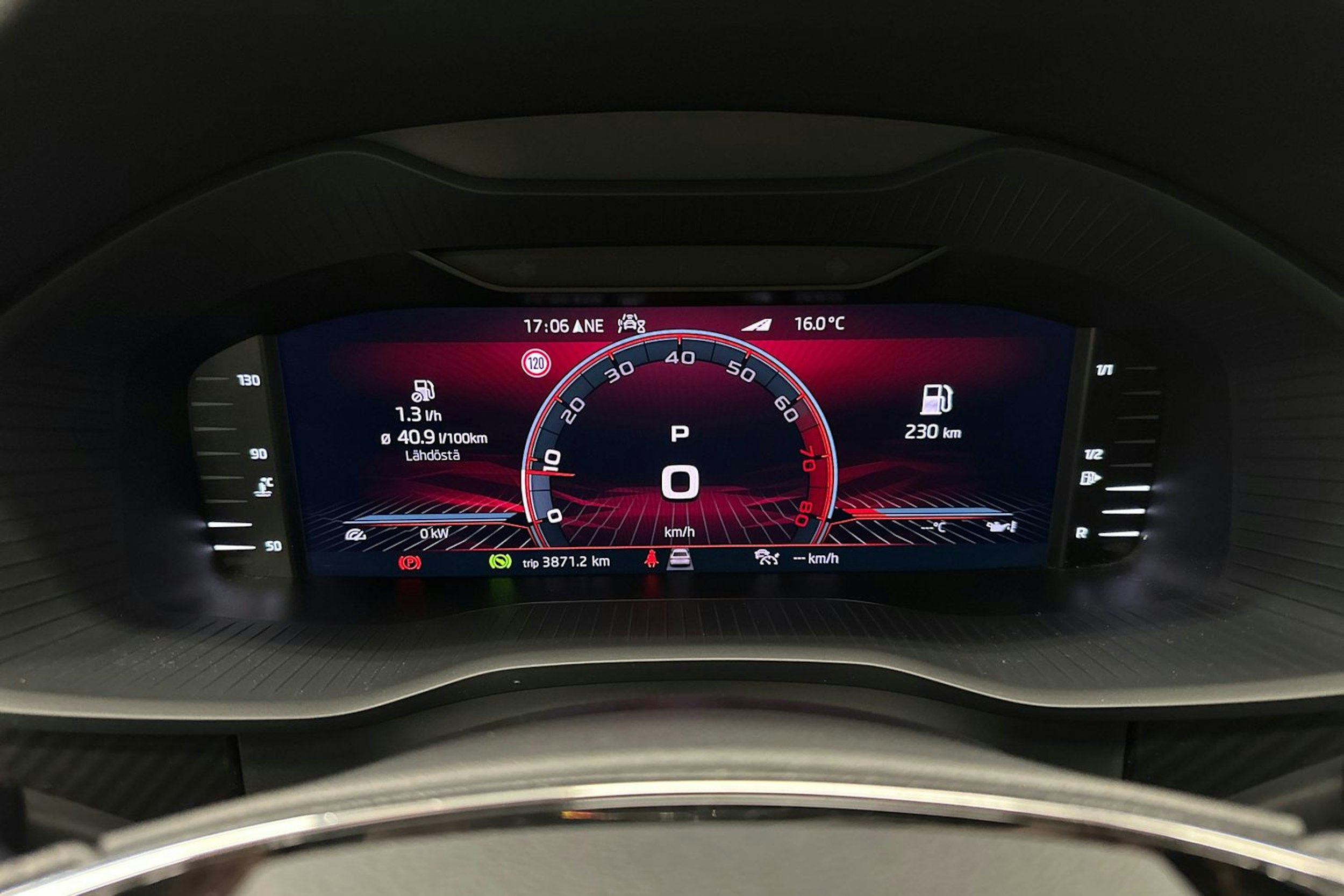 valkoinen Skoda Kodiaq 2022 kuva 19.