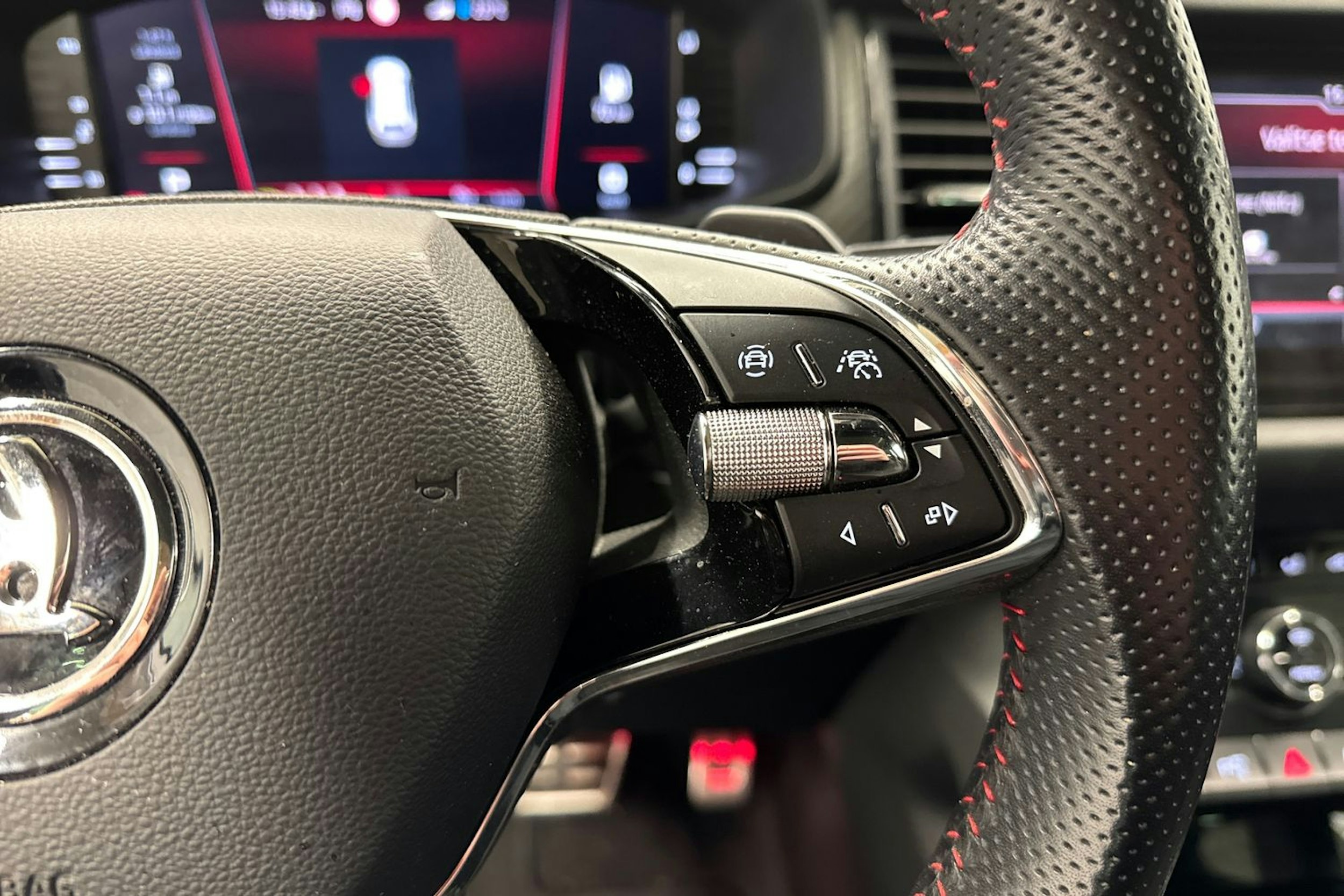 musta Skoda Kodiaq 2022 kuva 18.