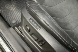 musta Skoda Kodiaq 2022 kuva 16.