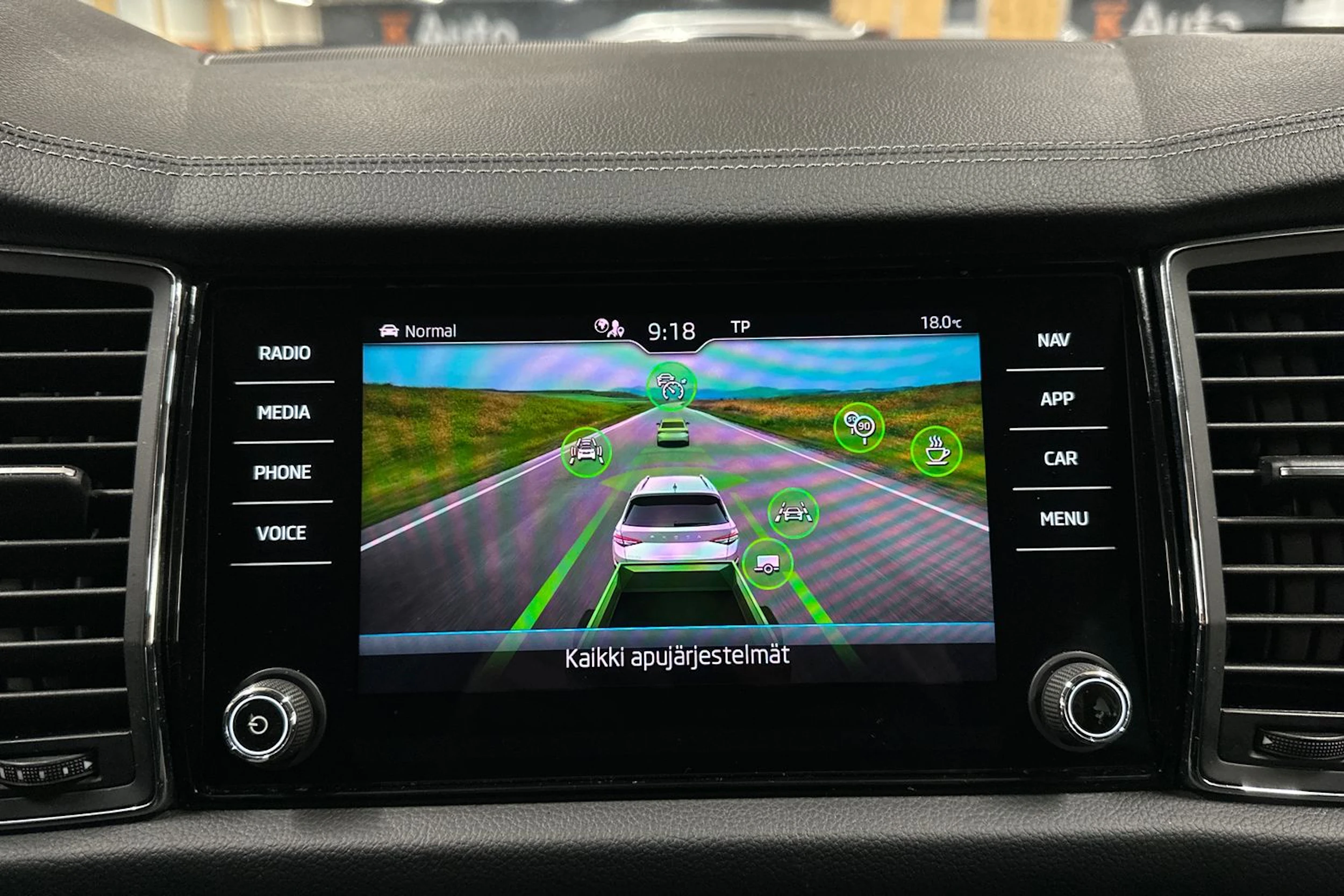 musta Skoda Kodiaq 2022 kuva 21.