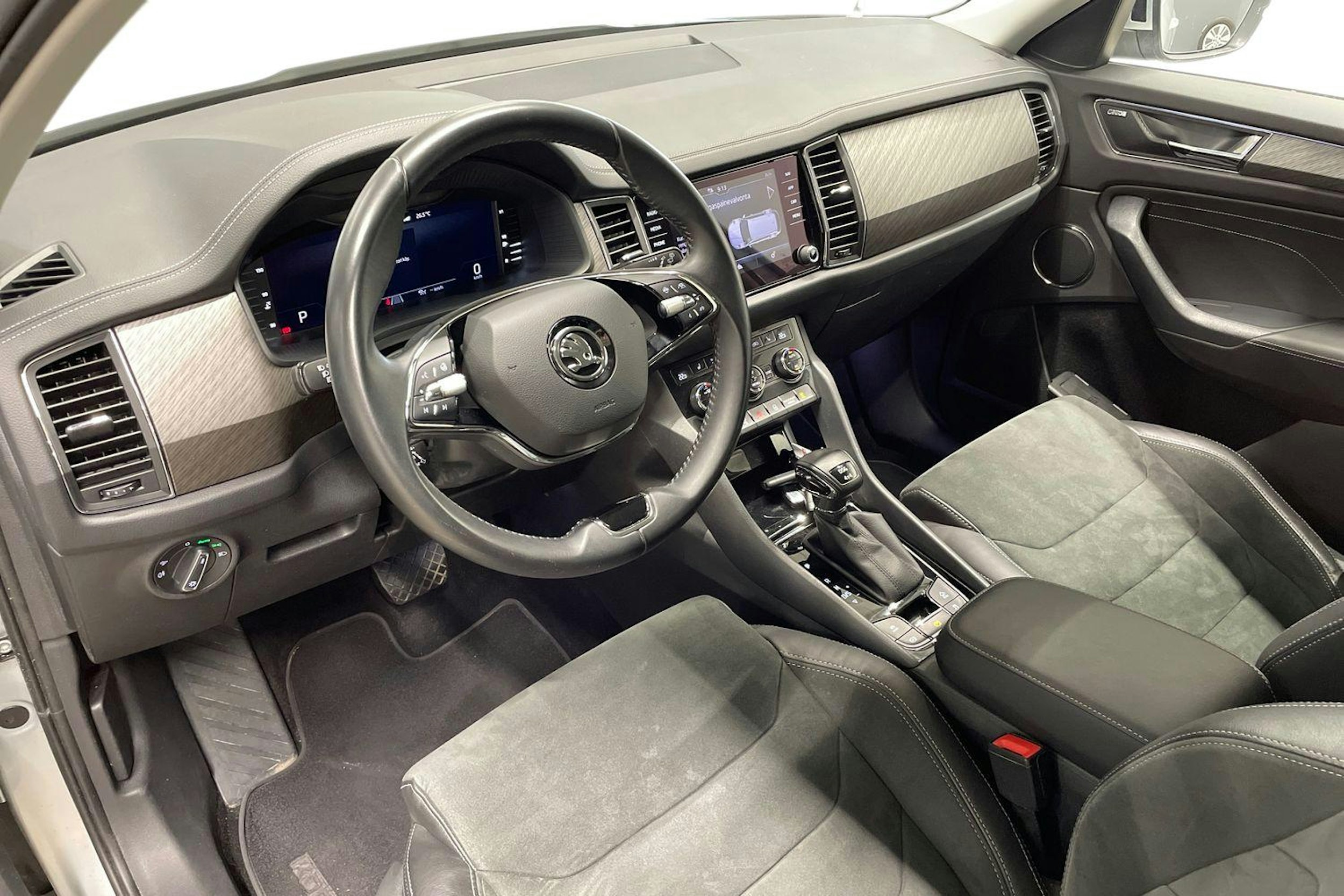 harmaa Skoda Kodiaq 2022 kuva 7.