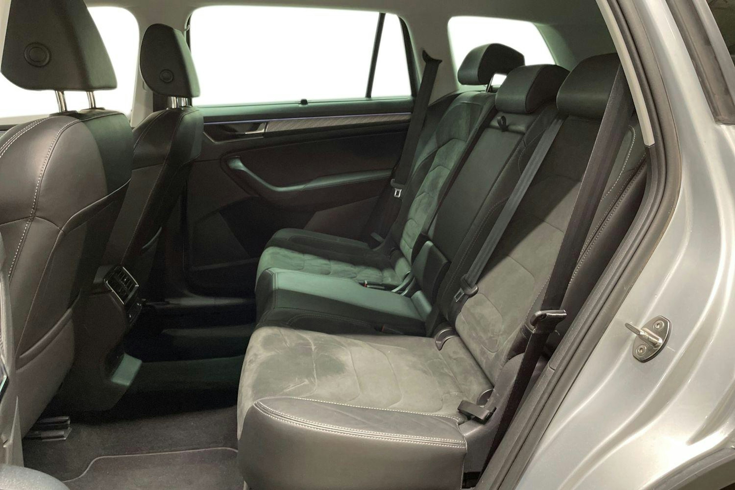 harmaa Skoda Kodiaq 2022 kuva 10.