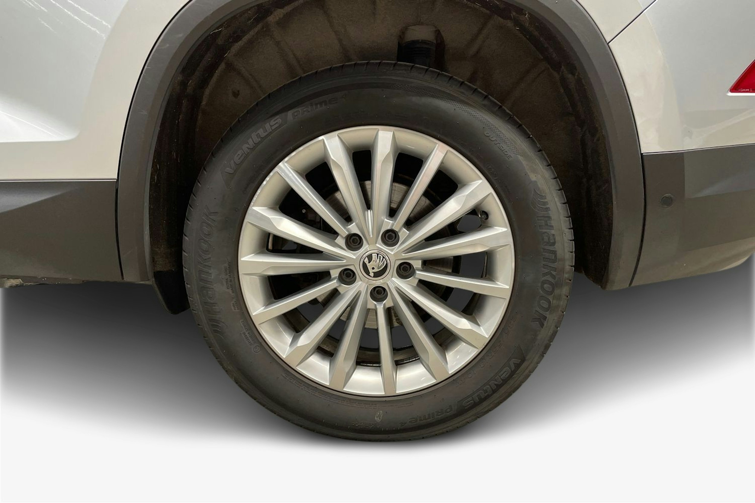 harmaa Skoda Kodiaq 2022 kuva 11.
