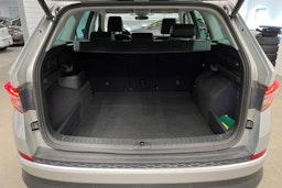 harmaa Skoda Kodiaq 2022 kuva 15.