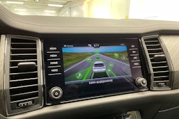 harmaa Skoda Kodiaq 2022 kuva 19.