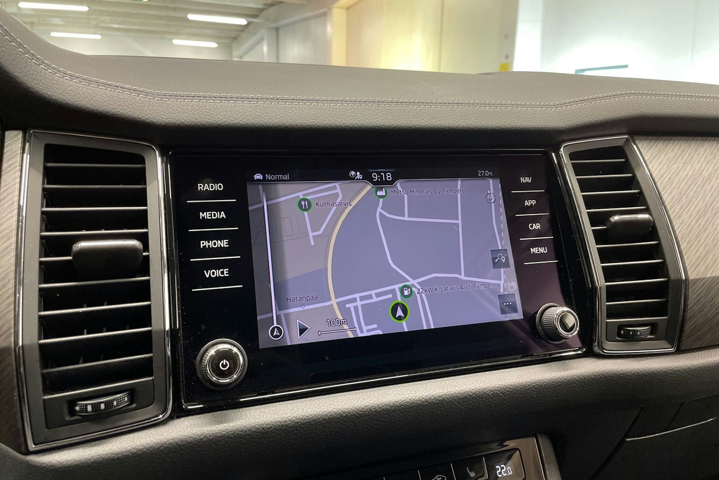 harmaa Skoda Kodiaq 2022 kuva 21.