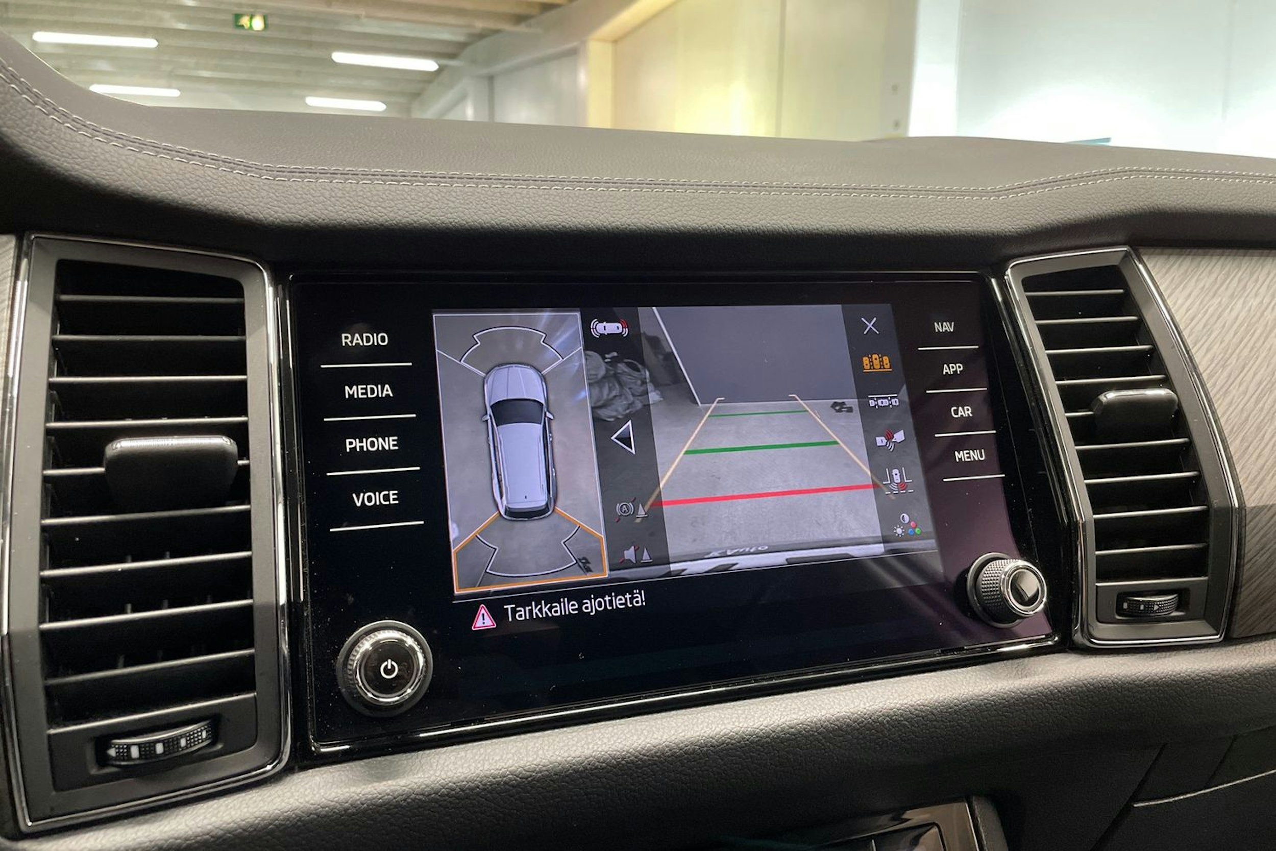 harmaa Skoda Kodiaq 2022 kuva 22.