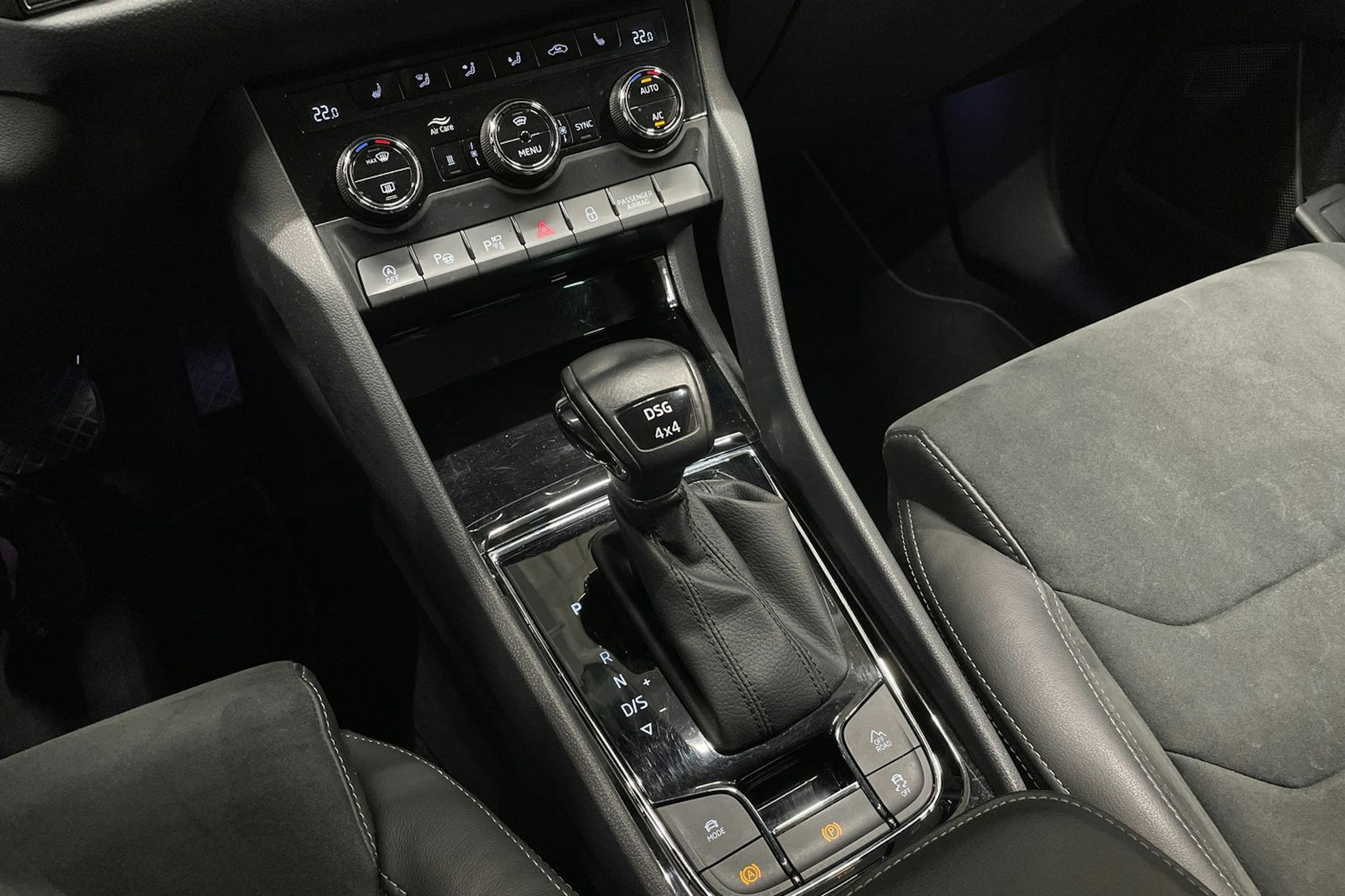 harmaa Skoda Kodiaq 2022 kuva 23.