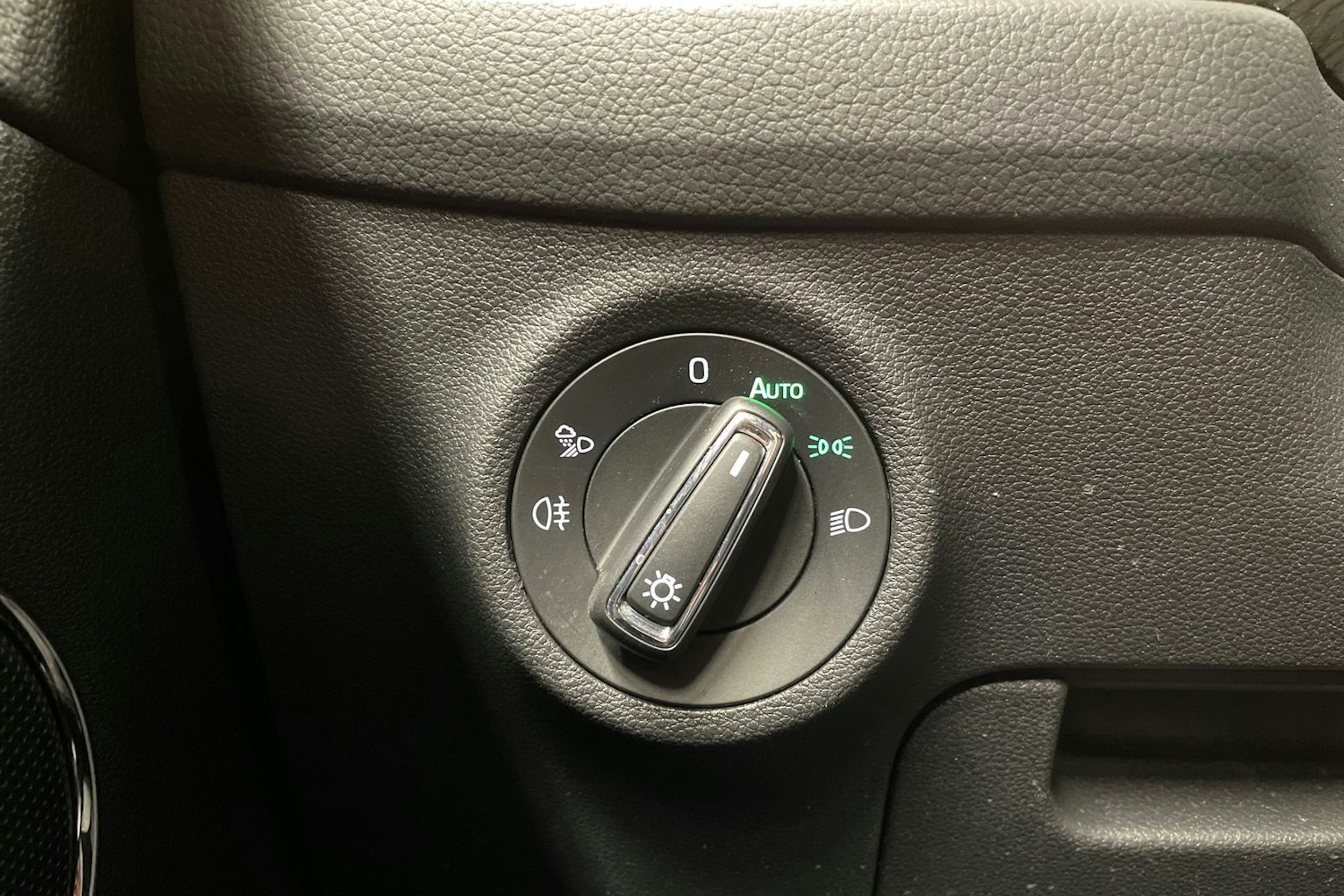 harmaa Skoda Kodiaq 2022 kuva 24.