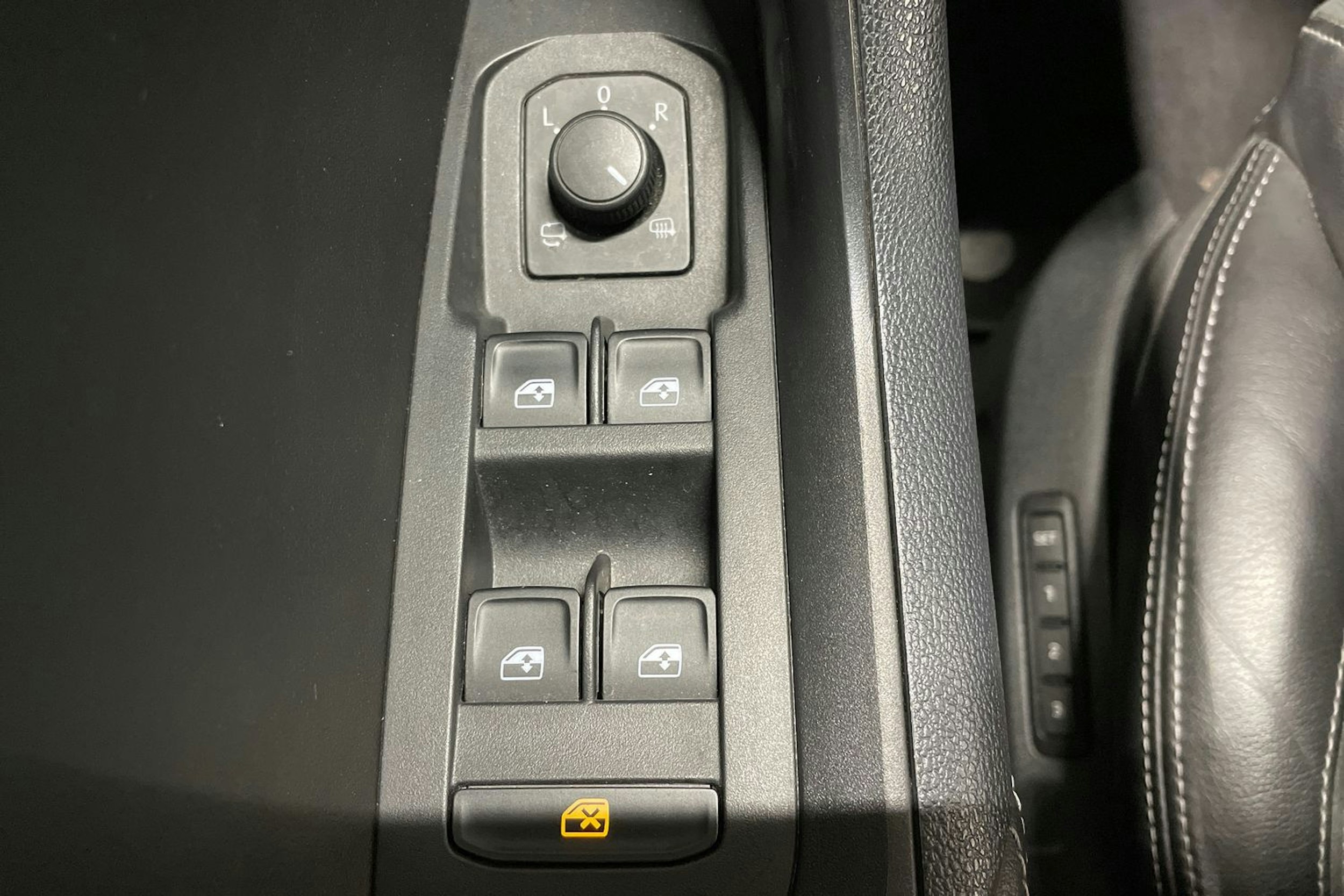 harmaa Skoda Kodiaq 2022 kuva 25.
