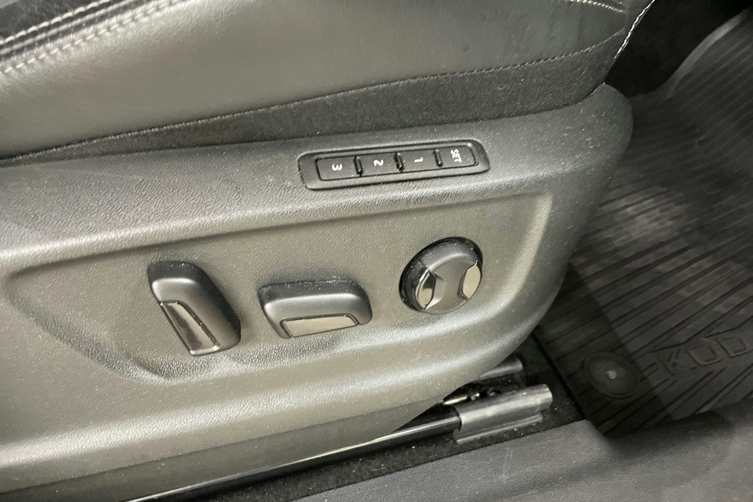 musta Skoda Kodiaq 2022 kuva 31.