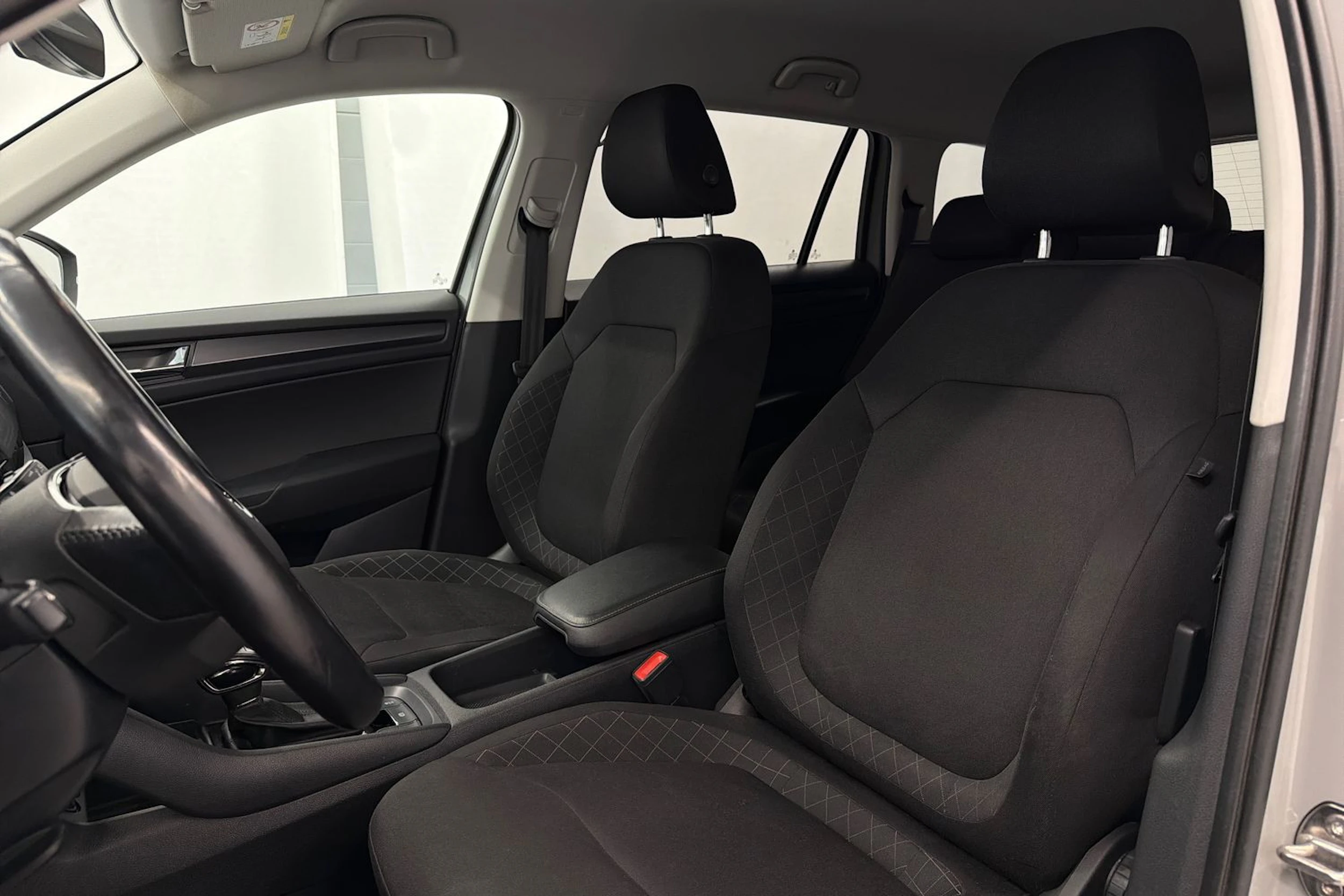 harmaa Skoda Kodiaq 2022 kuva 44.