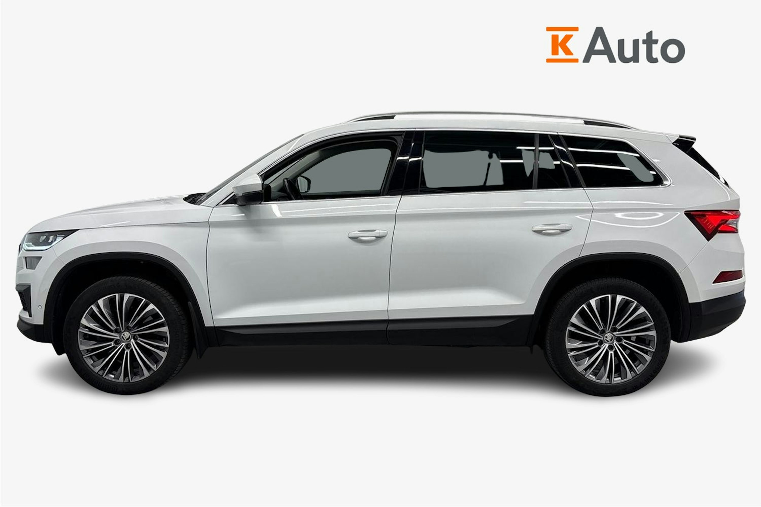 valkoinen Skoda Kodiaq 2022 kuva 6.