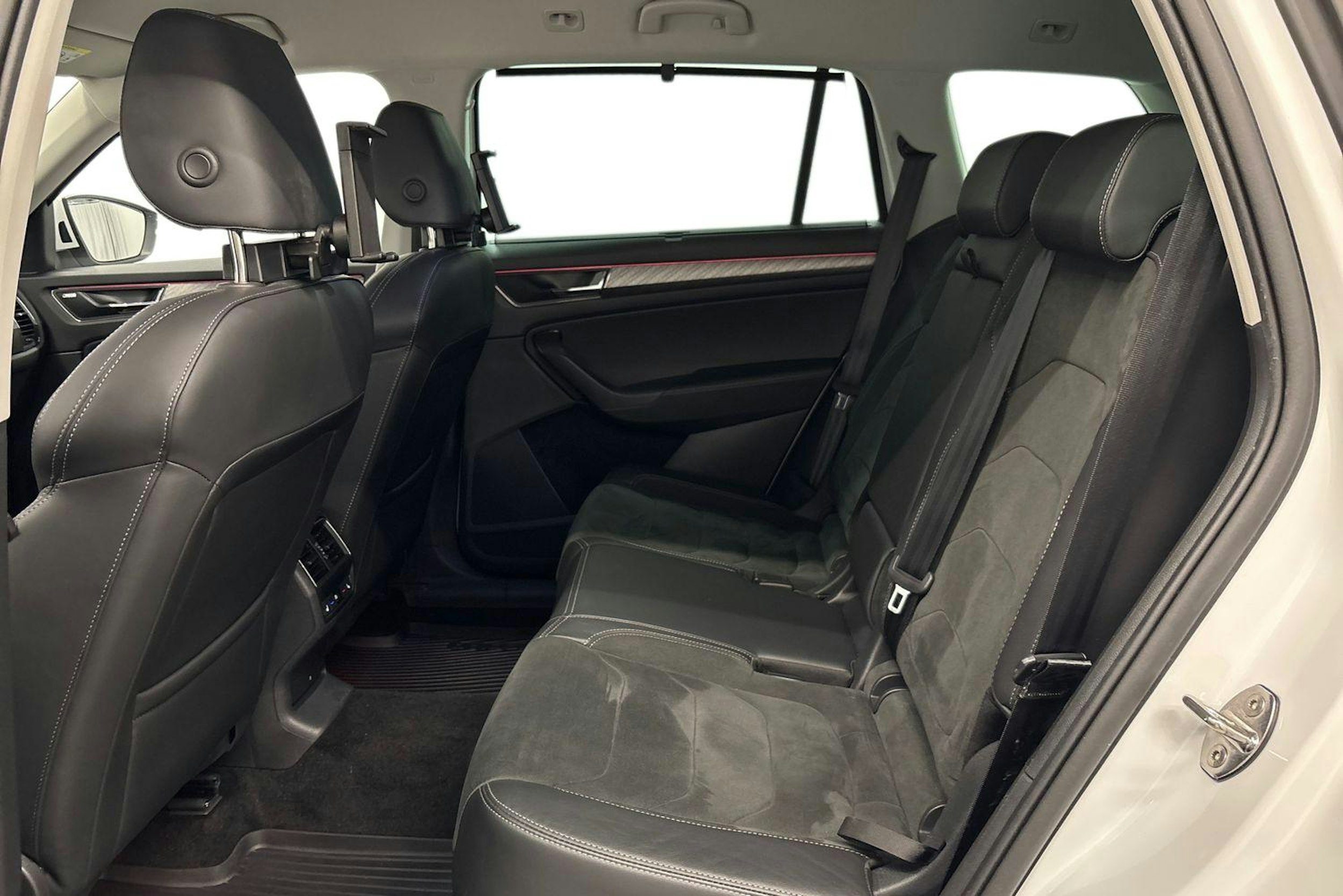 valkoinen Skoda Kodiaq 2022 kuva 10.