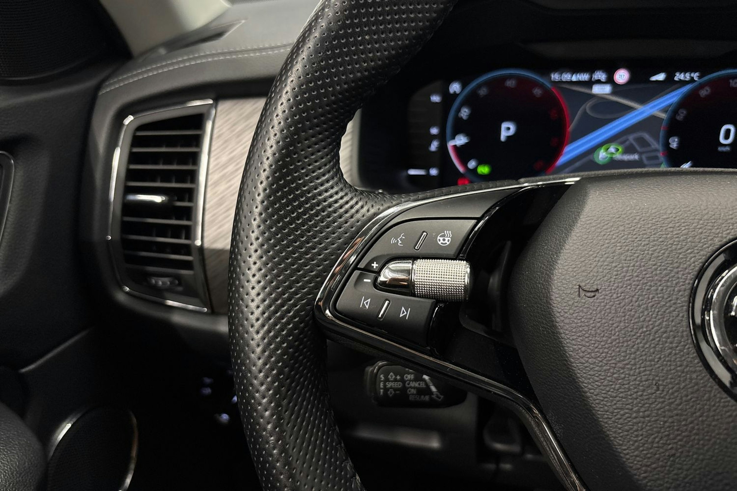 valkoinen Skoda Kodiaq 2022 kuva 22.