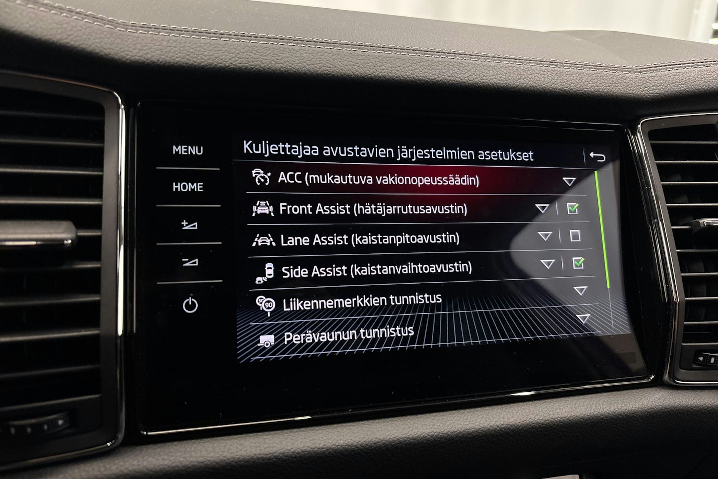 valkoinen Skoda Kodiaq 2022 kuva 29.